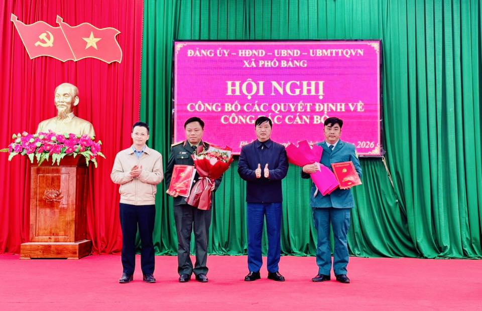 XÃ PHỐ BẢNG TỔ CHỨC HỘI NGHỊ CÔNG BỐ CÁC QUYẾT ĐỊNH VỀ CÔNG TÁC CÁN BỘ