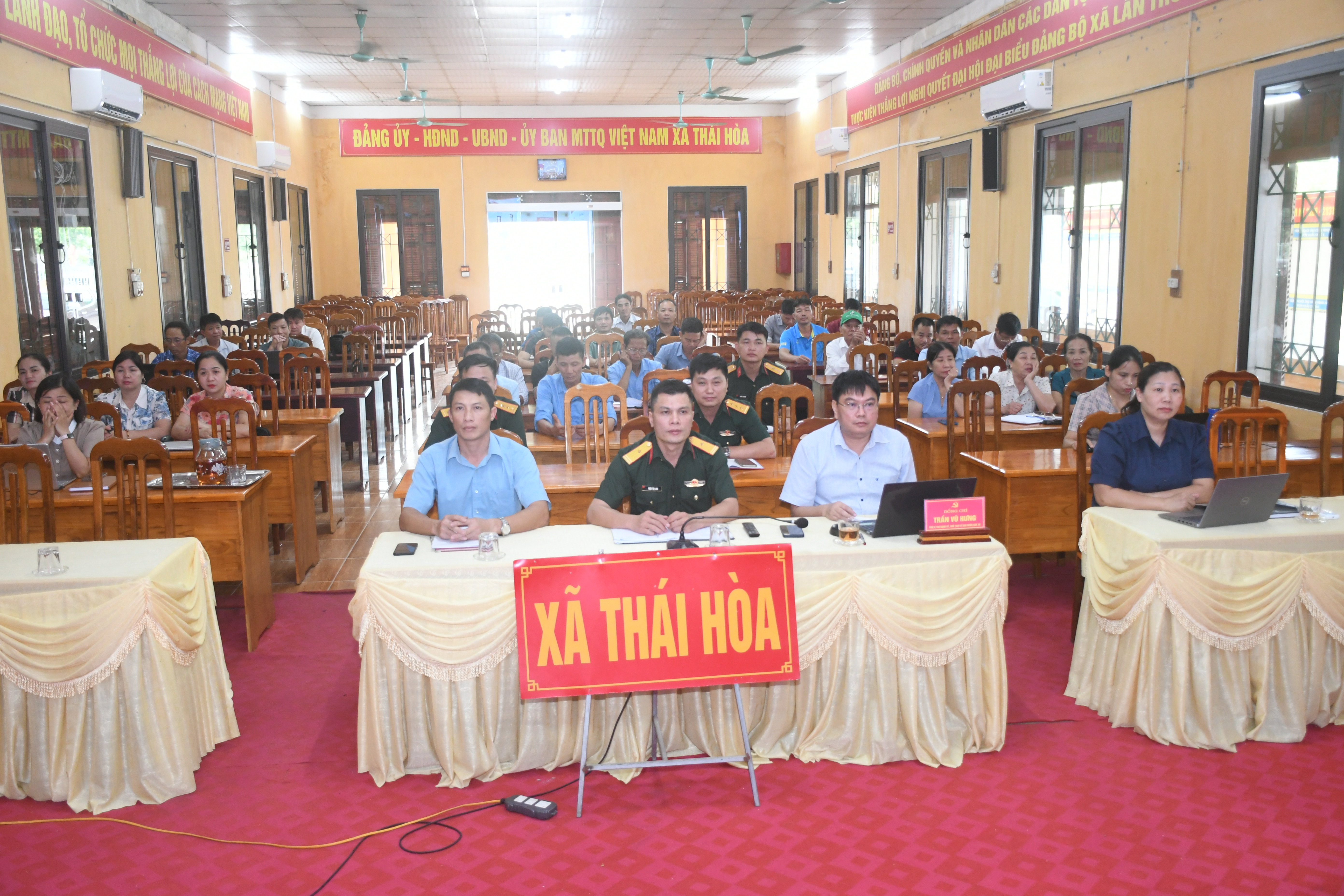 Tiếp tục thực hiện tốt các quy định của pháp luật về quân sự, quốc phòng