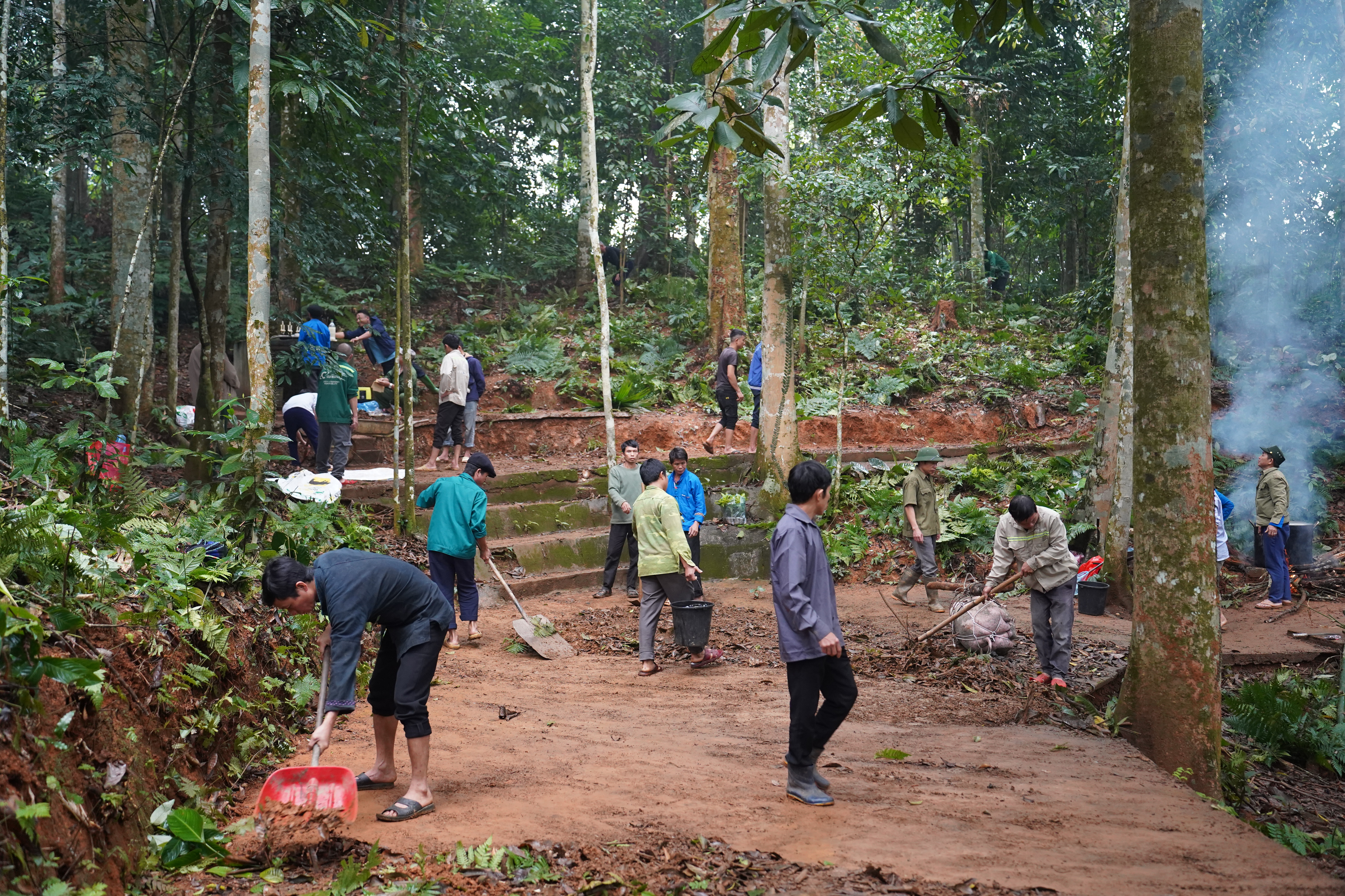 C&uacute;ng rừng 1.JPG
