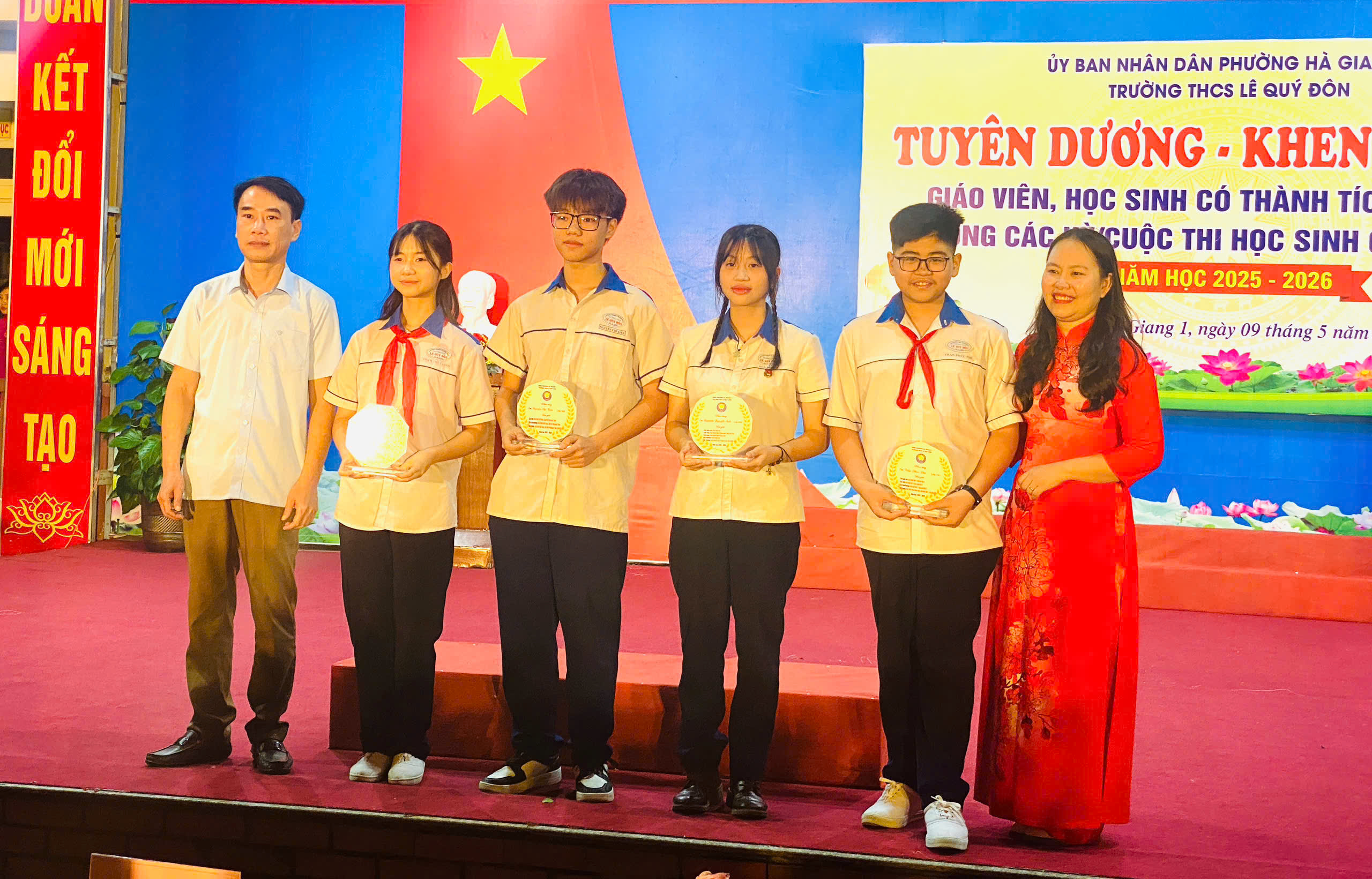 VINH DANH, KHEN THƯỞNG GIÁO VIÊN, HỌC SINH CÓ THÀNH TÍCH XUẤT SẮC NĂM HỌC 2025–2026