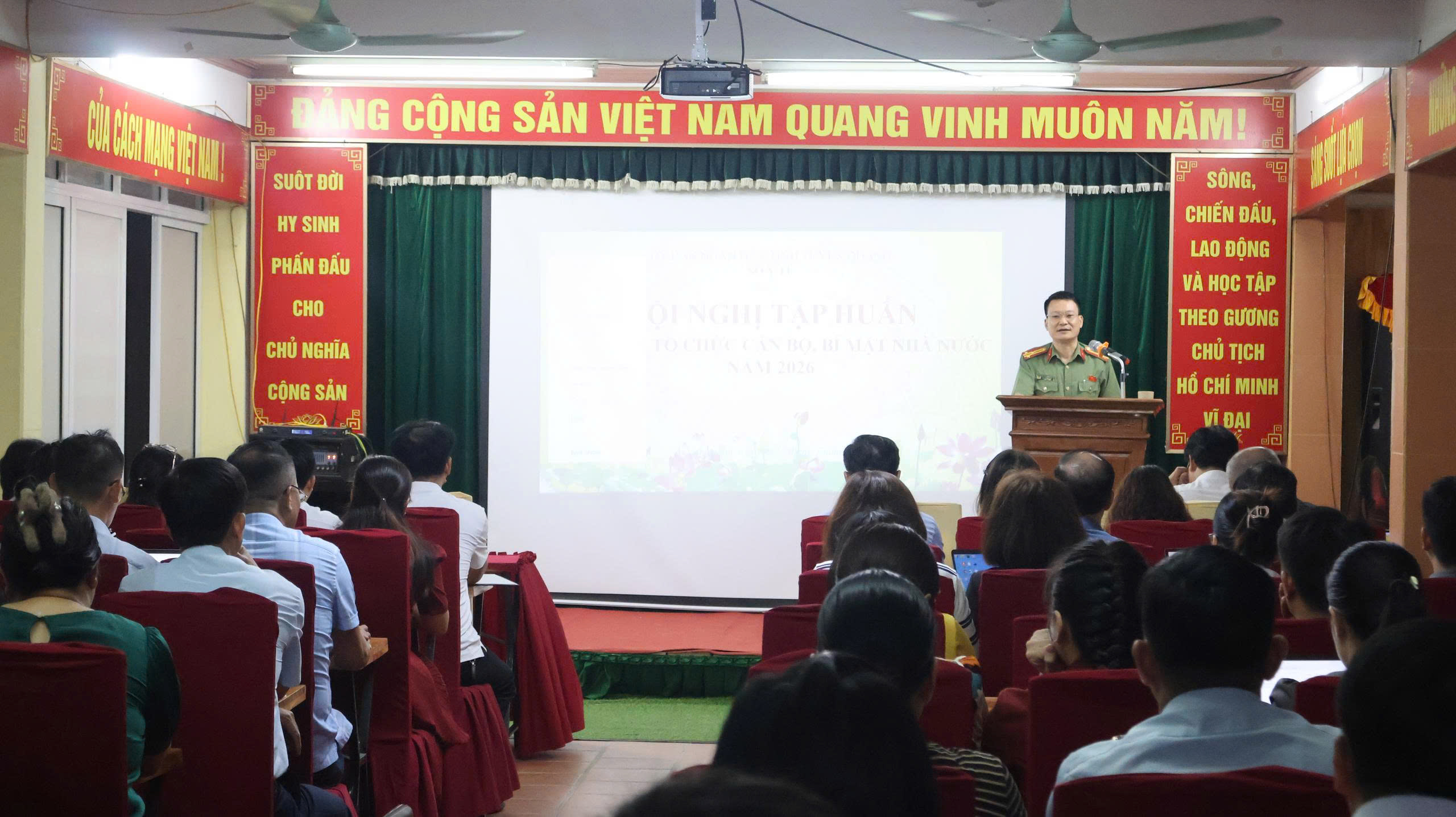 PHÒNG AN NINH CHÍNH TRỊ NỘI BỘ TỔ CHỨC TẬP HUẤN CÔNG TÁC BẢO VỆ BÍ MẬT NHÀ NƯỚC CHO NGÀNH Y TẾ
