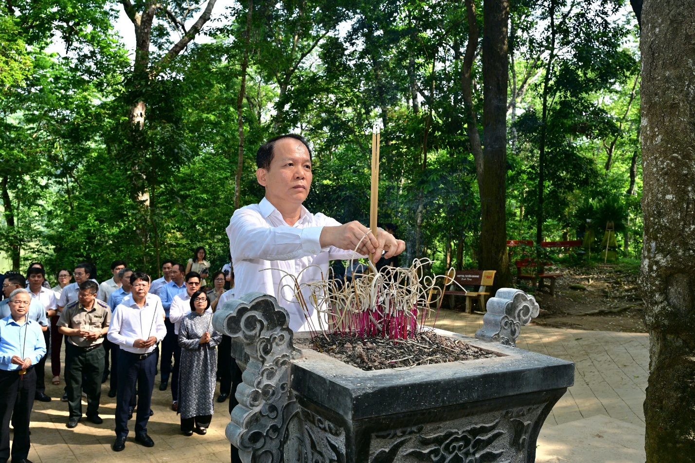 Đoàn đại biểu Bộ Tư pháp “về nguồn” tại tỉnh Tuyên Quang