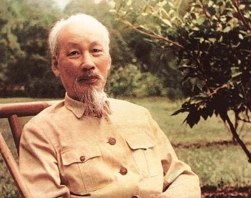 CHỦ TỊCH HỒ CHÍ MINH – BIỂU TƯỢNG BẤT DIỆT CỦA DÂN TỘC VIỆT NAM