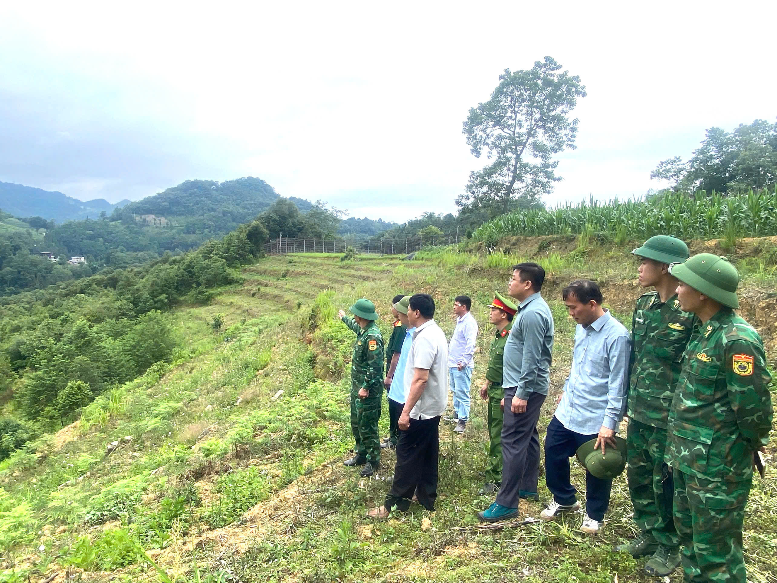 LŨNG CÚ TRIỂN KHAI CÔNG TÁC TIẾP NHẬN, QUẢN LÝ ĐƯỜNG BIÊN GIỚI, MỐC QUỐC GIỚI