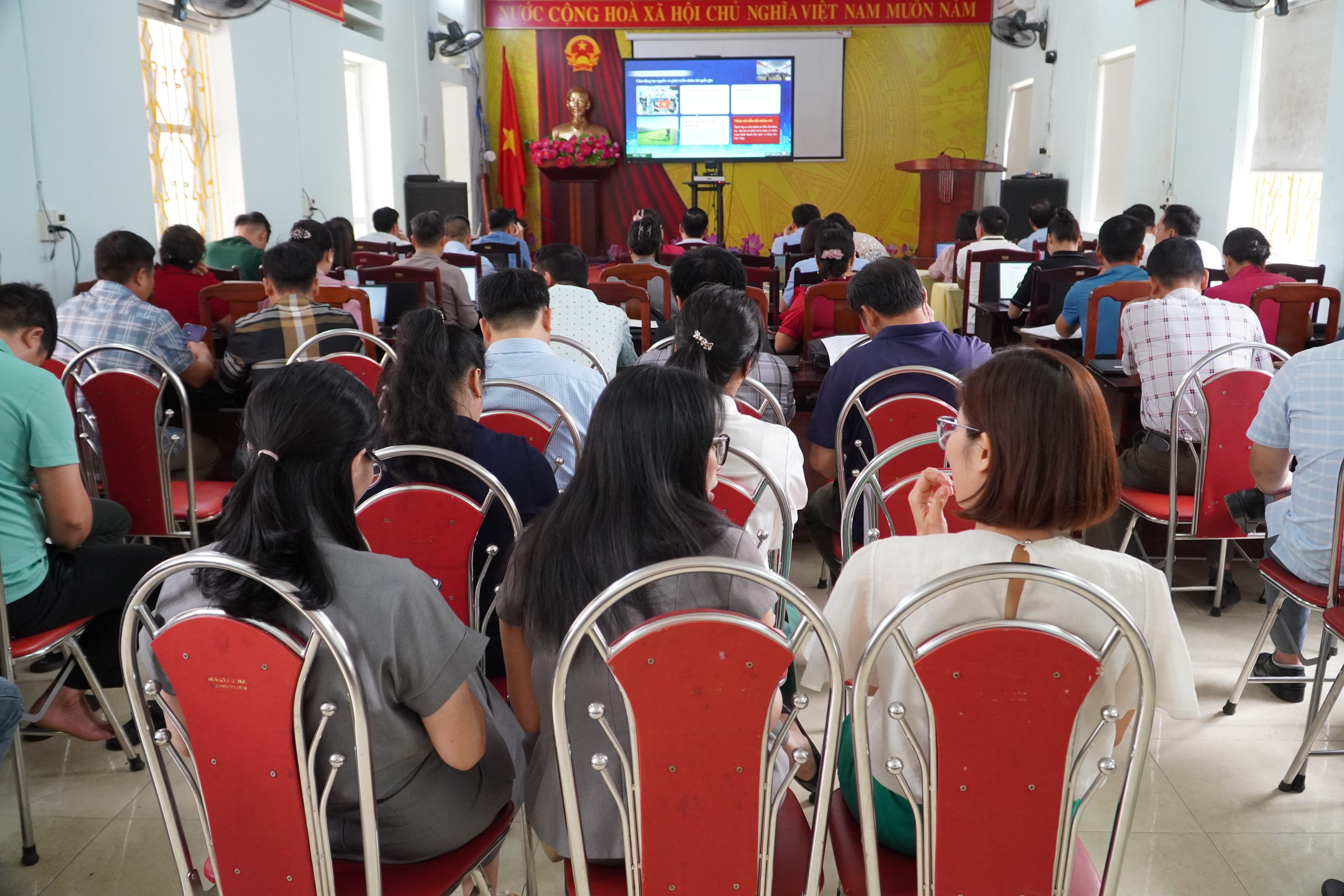 HỘI NGHỊ  TRỰC TUYẾN TOÀN QUỐC NGHIÊN CỨU, HỌC TẬP, QUÁN TRIỆT VÀ TRIỂN KHAI THỰC HIỆN NGHỊ QUYẾT HỘI NGHỊ LẦN THỨ TƯ BAN CHẤP HÀNH TRUNG ƯƠNG ĐẢNG KHÓA XIV