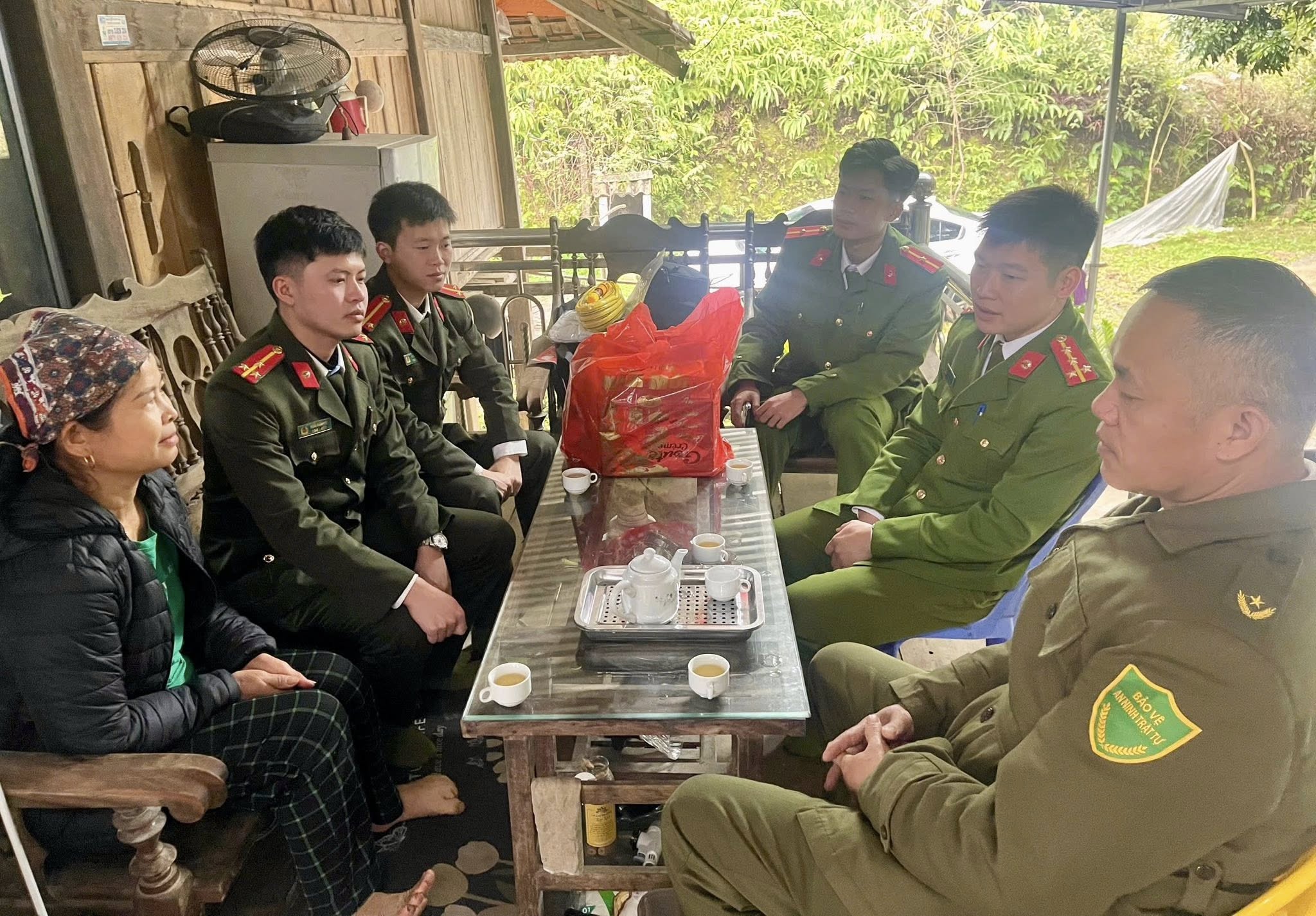 THĂM, TẶNG QUÀ NHÂN DỊP TẾT NGUYÊN ĐÁN NĂM 2026