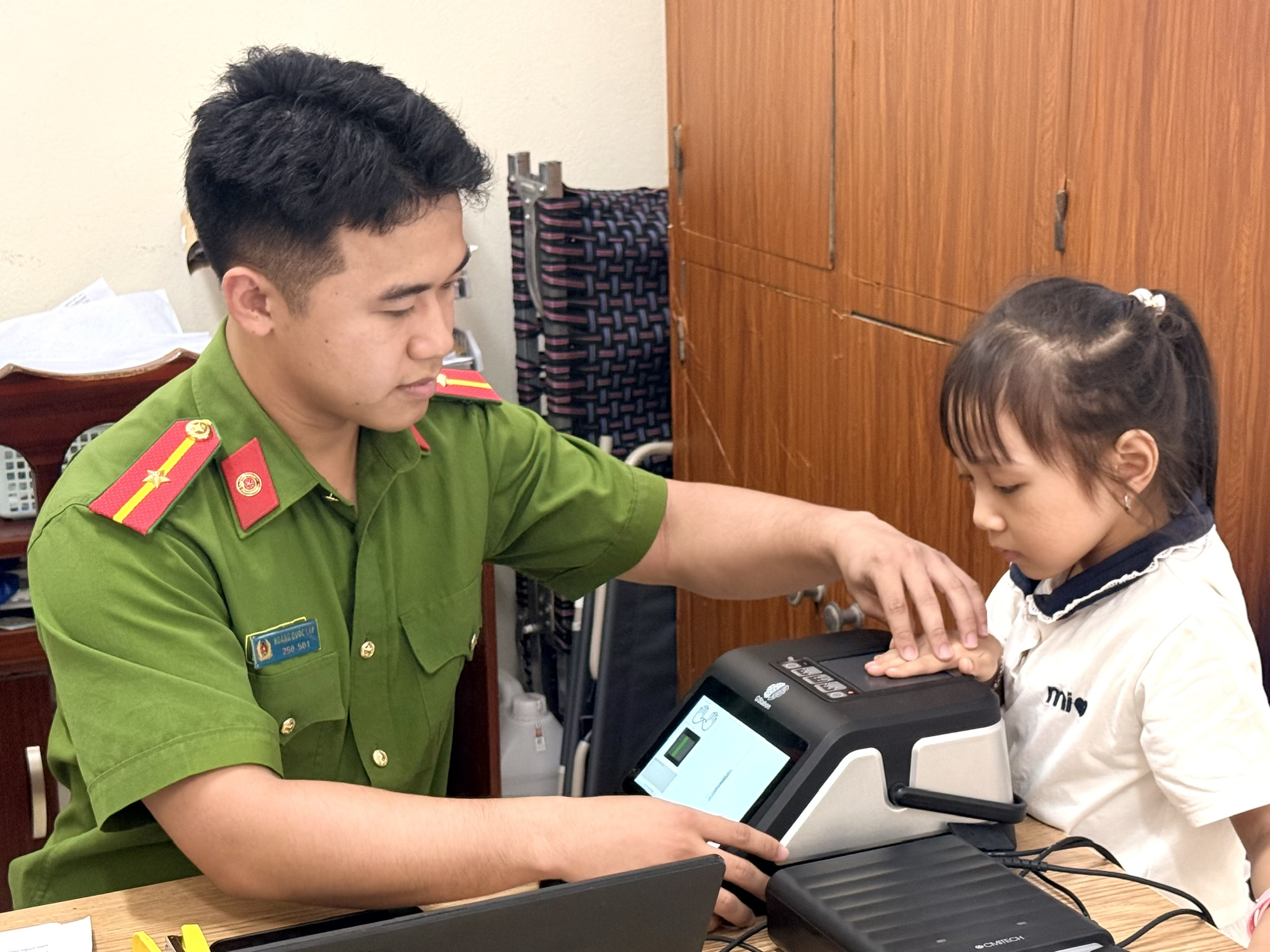 Công an xã Tân Long tạo đột phá trong công tác cải cách thủ tục hành chính, nâng cao chất lượng phục vụ Nhân dân