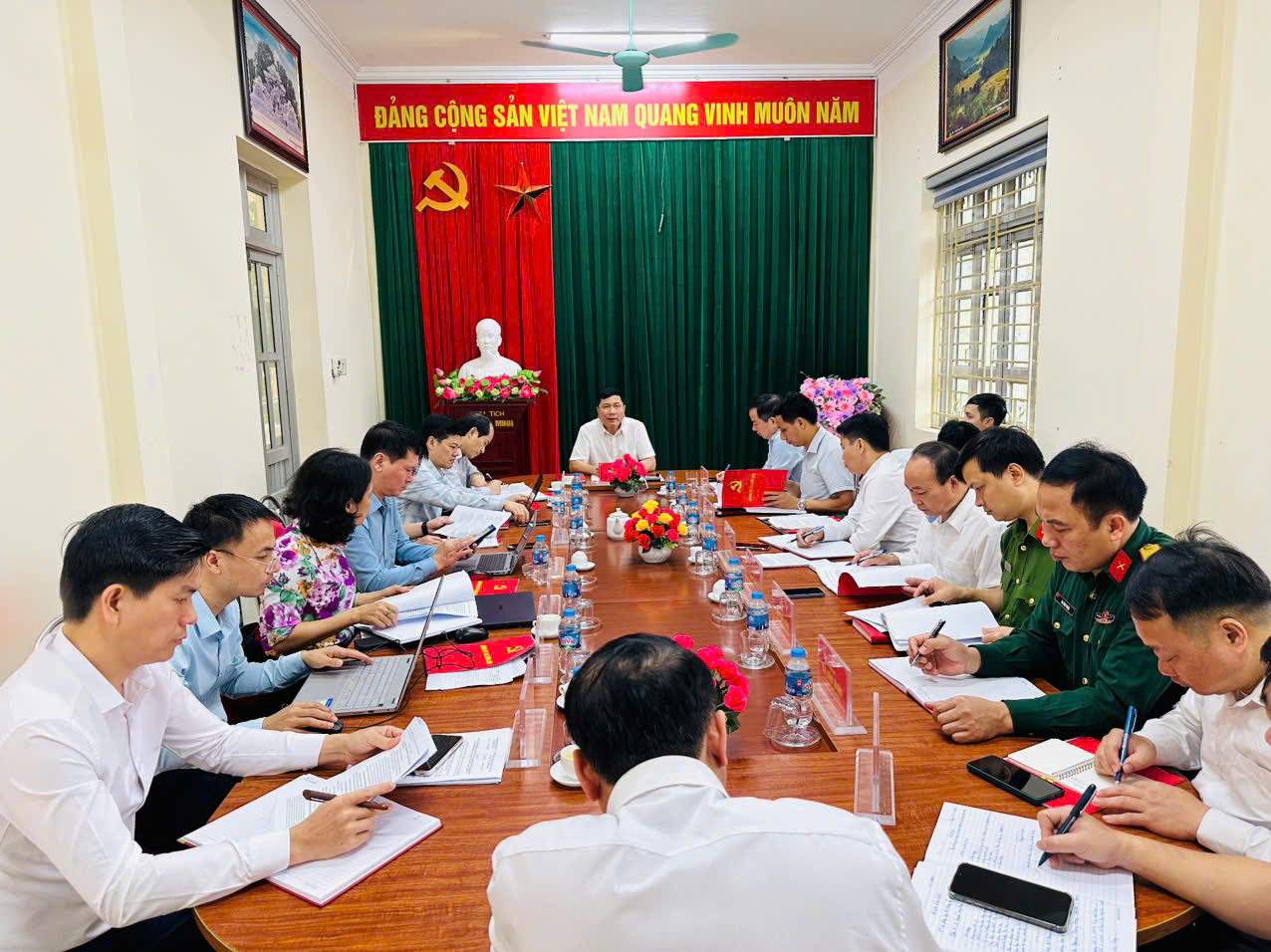 ĐOÀN CÔNG TÁC SỐ 279 CỦA BAN THƯỜNG VỤ TỈNH ỦY KIỂM TRA, GIAM SÁT ĐẢNG ỦY XÃ CÔN LÔN