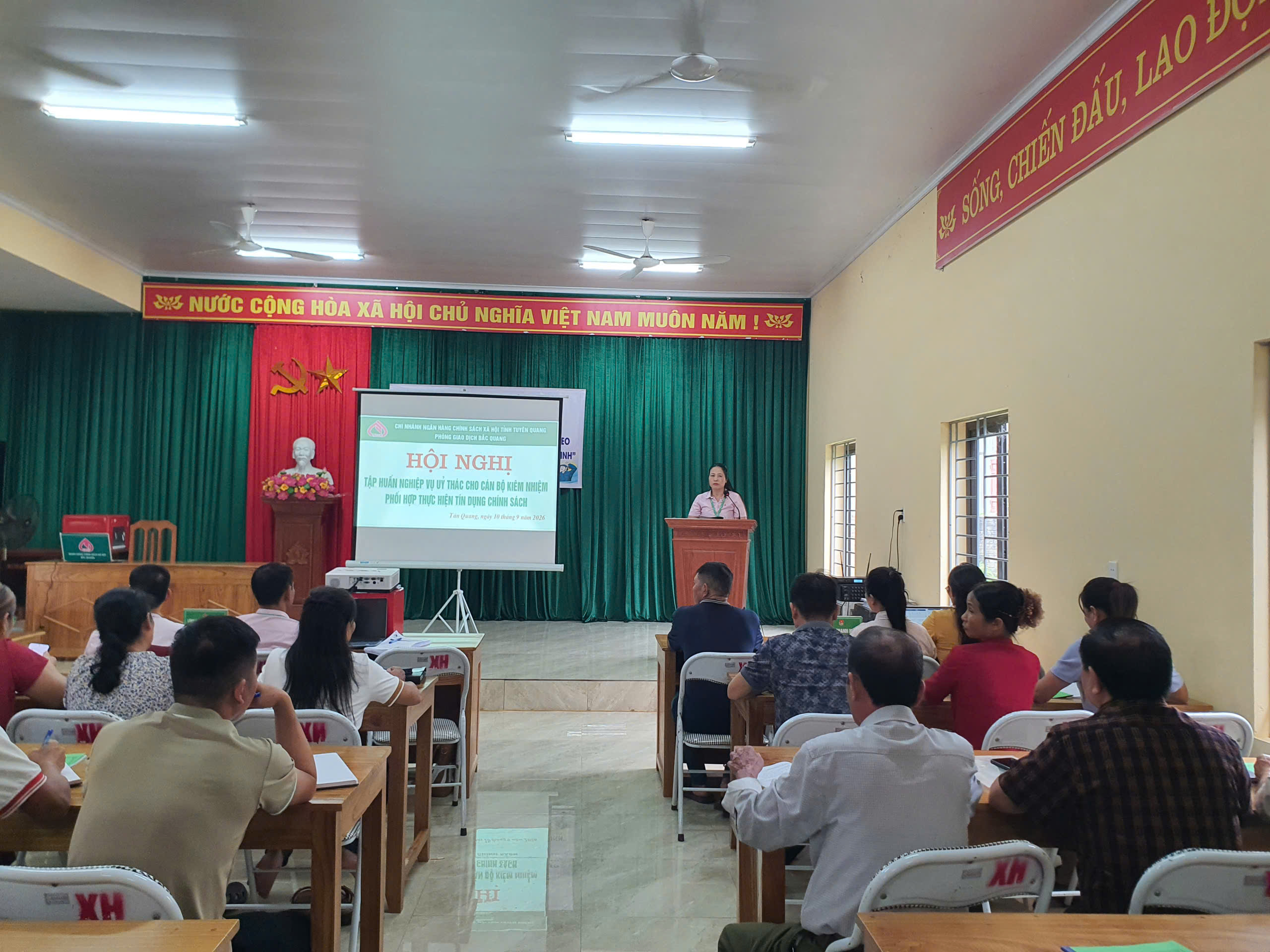 Tập huấn cho cán bộ kiêm nhiệm và phối hợp thực hiện tín dụng chính sách xã hội xã Tân Quang năm 2026