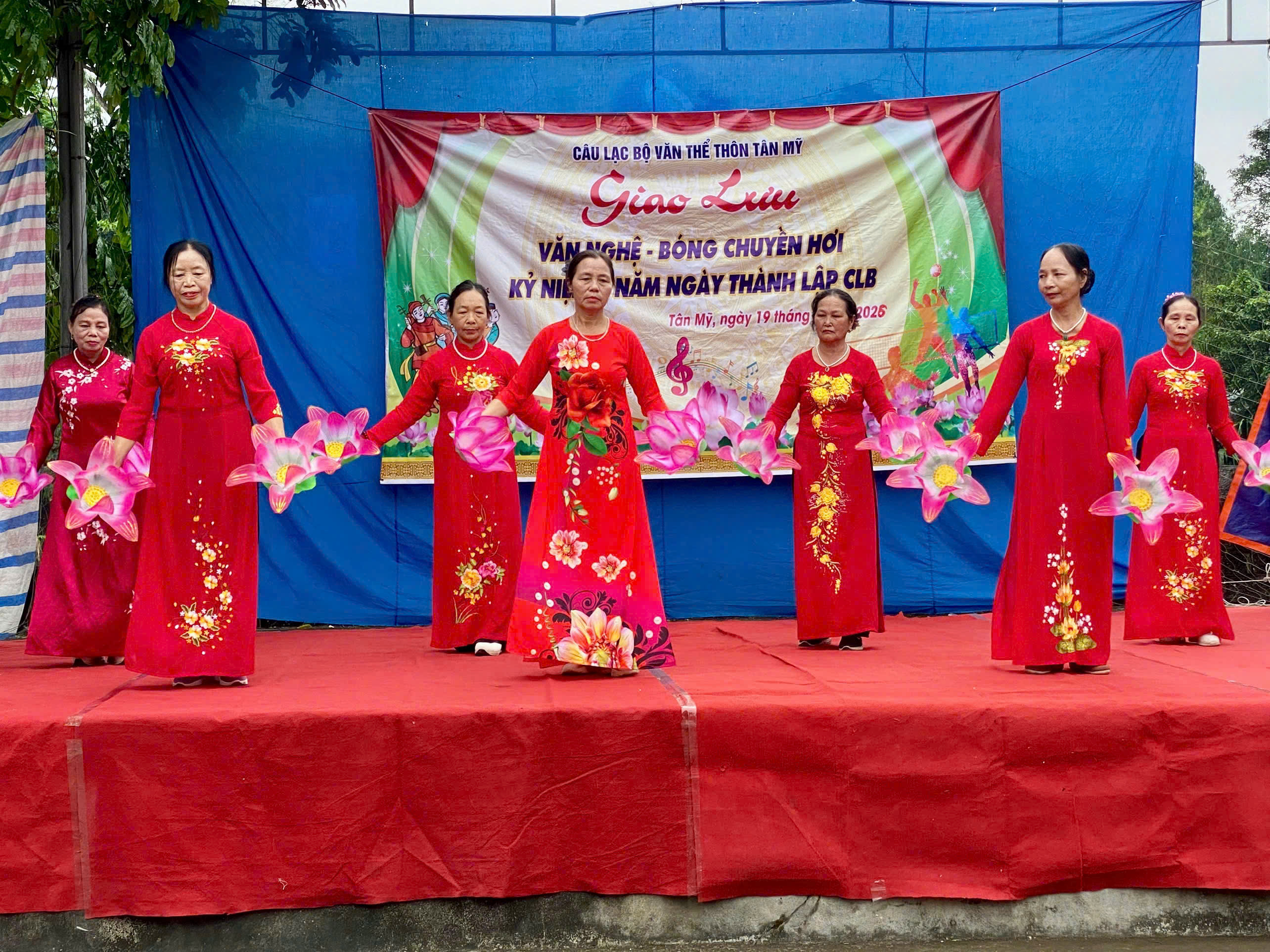 CHƯƠNG TRÌNH GIAO LƯU VĂN NGHỆ - BÓNG CHUYỀN HƠI KỶ NIỆM 5 NĂM THÀNH LẬP CÂU LẠC BỘ VĂN THỂ THÔN TÂN MỸ - XÃ PHÚ LƯƠNG