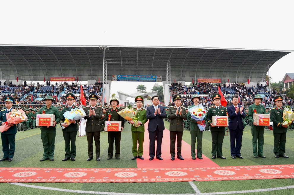 THỨ TRƯỞNG LÊ VĂN TUYẾN DỰ LỄ GIAO NHẬN QUÂN NĂM 2026 TẠI TỈNH PHÚ THỌ