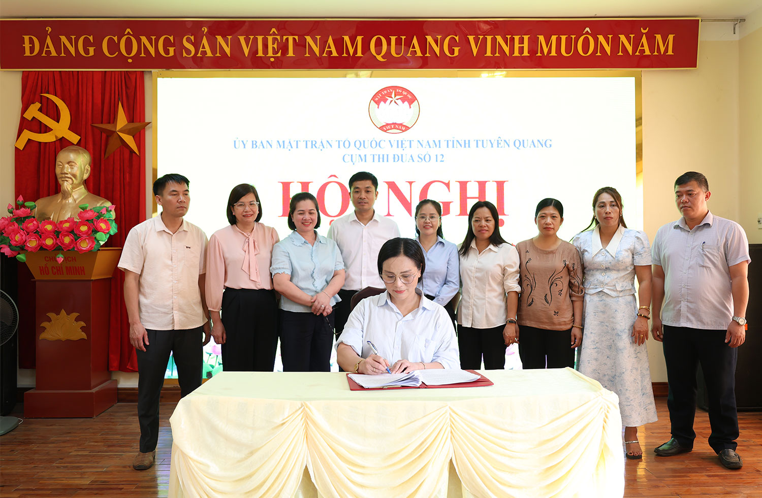 Cụm thi đua số 12 Ủy ban MTTQ VN tỉnh ký giao ước thi đua năm 2026