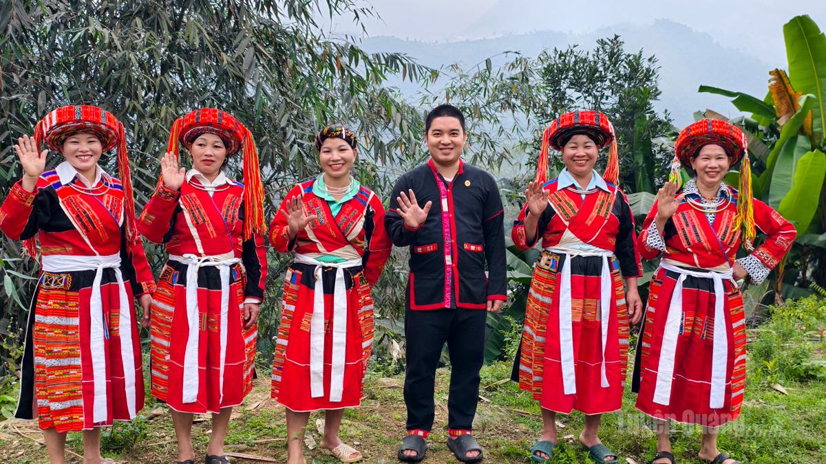 Giữ gìn bản sắc văn hóa dân tộc Pà Thẻn