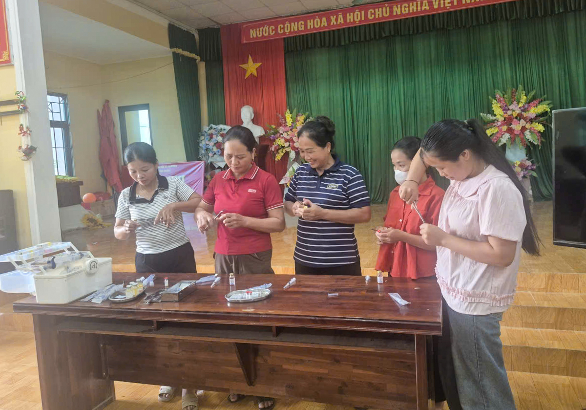 Bế giảng lớp đào tạo nghề tại thôn Đồng Quảng