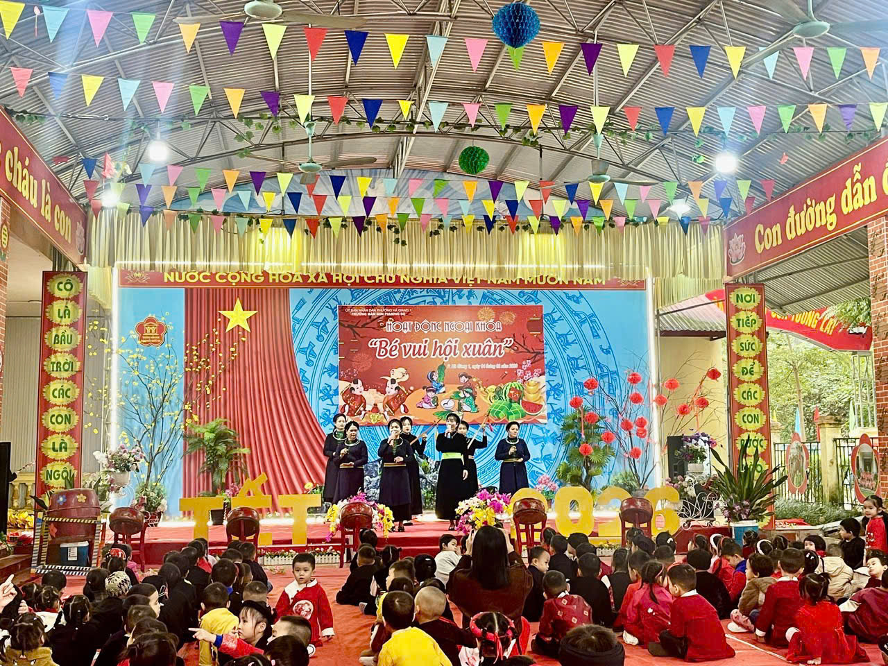 HOẠT ĐỘNG NGOẠI KHÓA " BÉ VUI HỘI XUÂN" TRƯỜNG MẦM NON PHƯƠNG ĐỘ.