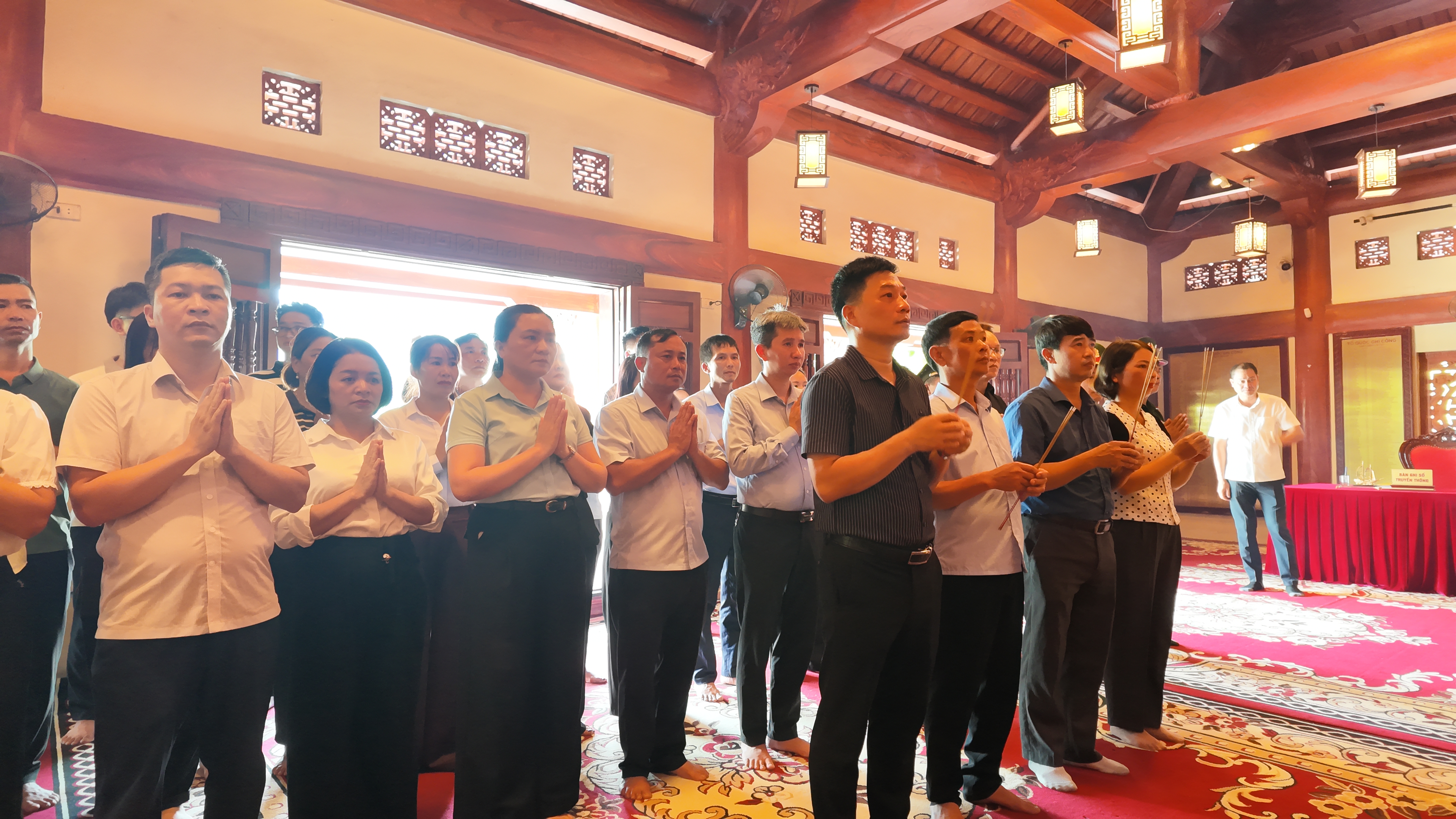 Viếng NT 3.JPG