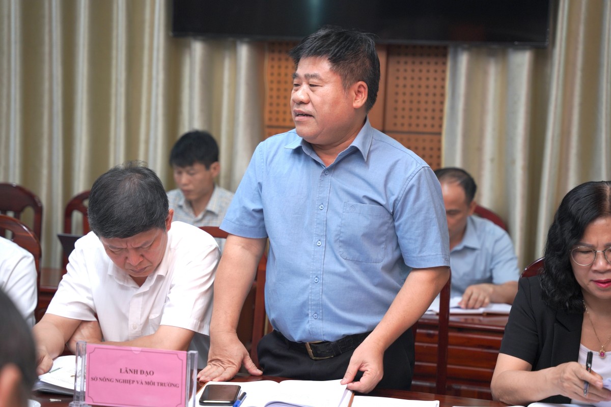 &Ocirc;ng Đỗ Tấn Sơn, Ph&oacute; Gi&aacute;m đốc Sở N&ocirc;ng nghiệp v&agrave; M&ocirc;i trường tỉnh Tuy&ecirc;n Quang n&ecirc;u &yacute; kiến tại cuộc họp.