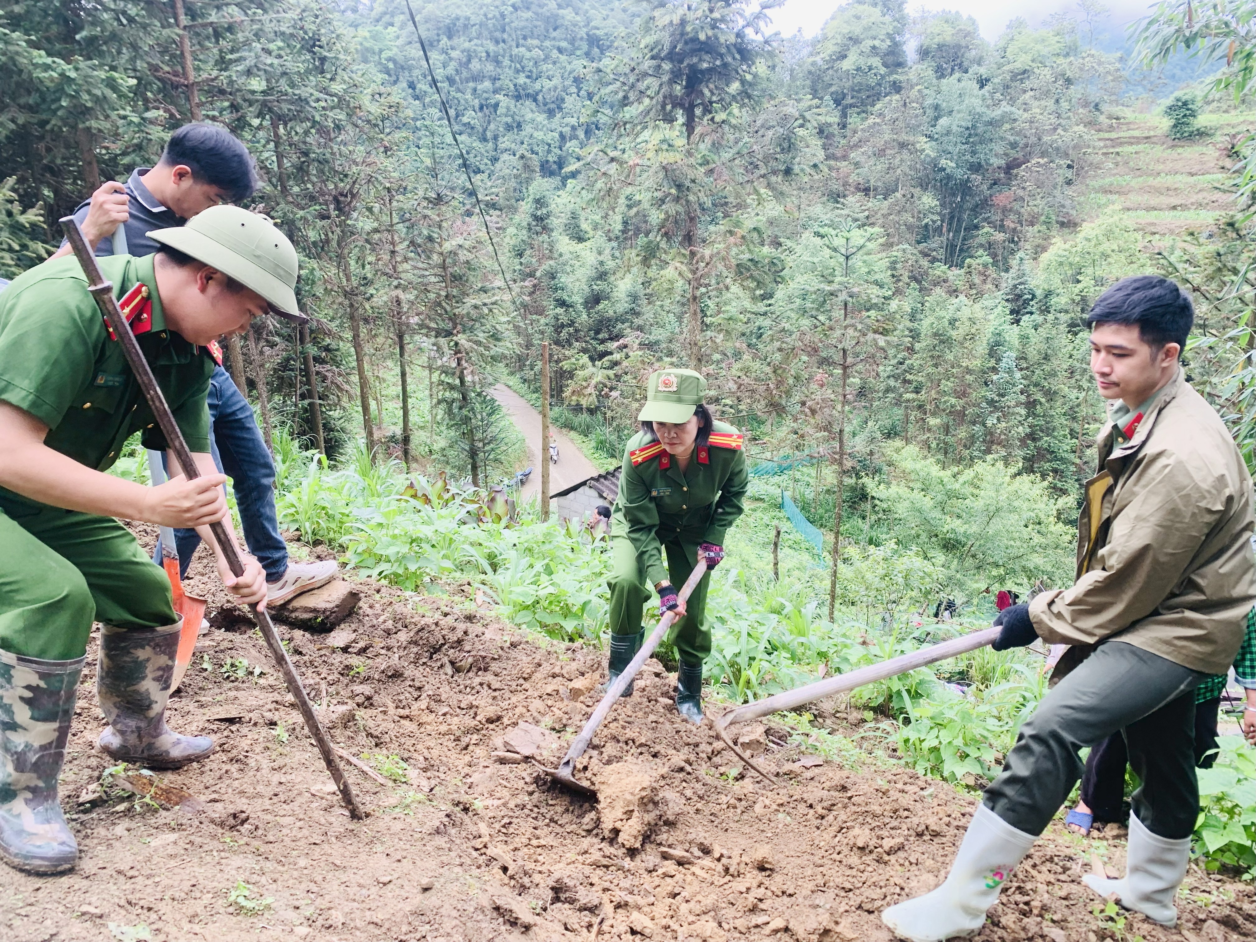Công an xã Tùng Vài – Vì bình yên cuộc sống, vì hạnh phúc của Nhân dân