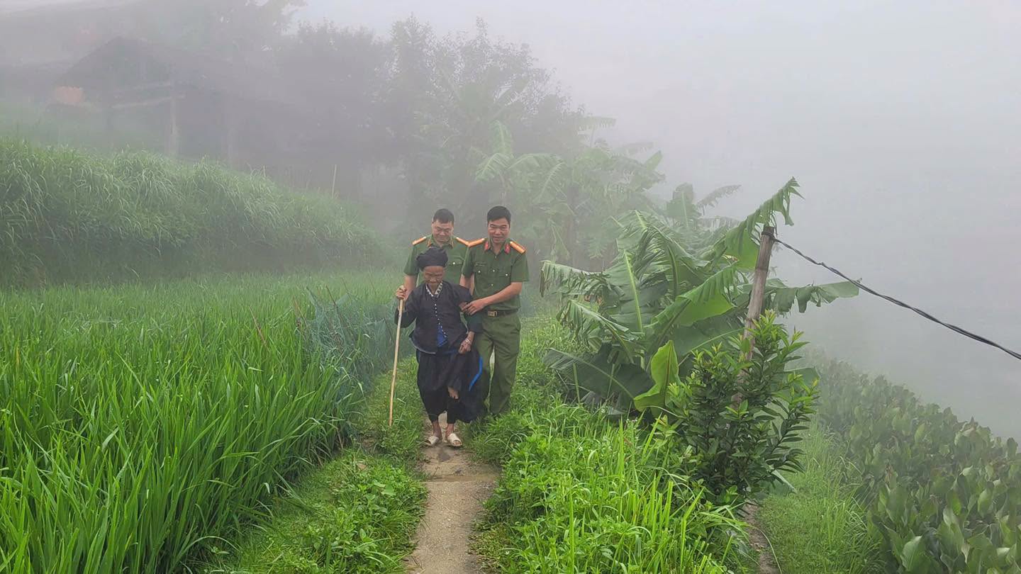 CÔNG AN TUYÊN QUANG HOÀN THÀNH XUẤT SẮC CAO ĐIỂM THU NHẬN ADN THÂN NHÂN LIỆT SĨ