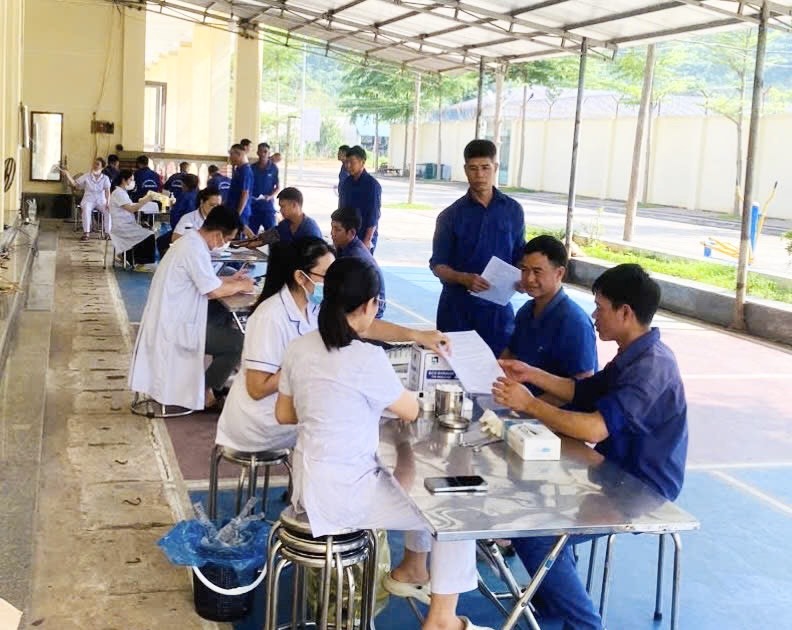 KHÁM SỨC KHỎE ĐỊNH KỲ CHO HỌC VIÊN TẠI CƠ SỞ CAI NGHIỆN MA TÚY SỐ 1
