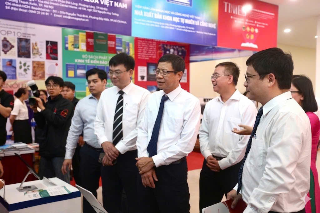 Triển lãm sách khoa học và công nghệ 2026 lan tỏa tri thức kiến tạo quốc gia số