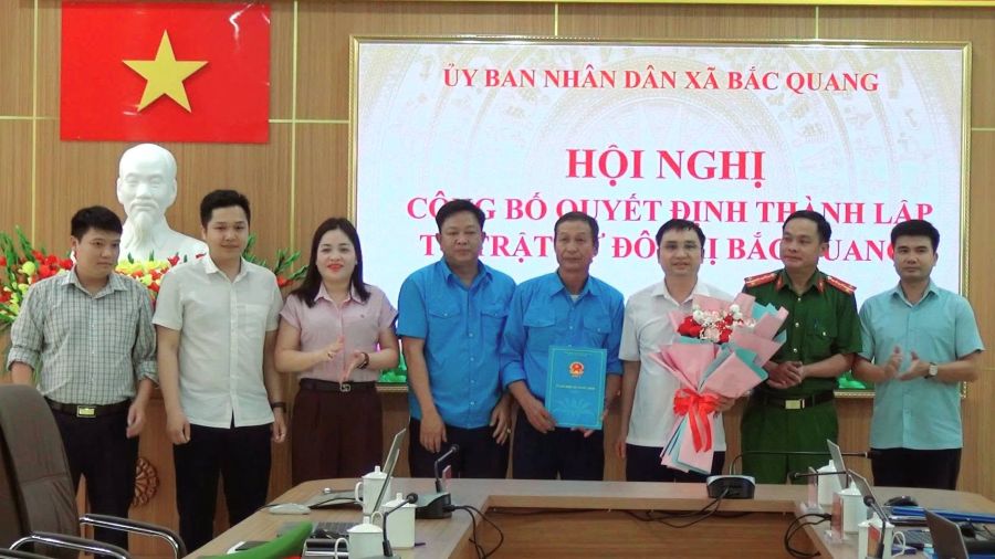 Lễ công bố Quyết định thành lập Tổ trật tự đô thị xã Bắc Quang