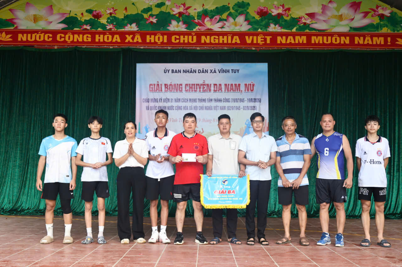 Bế mạc giải bóng chuyền da giải 3 nam Tân Lập.jpg