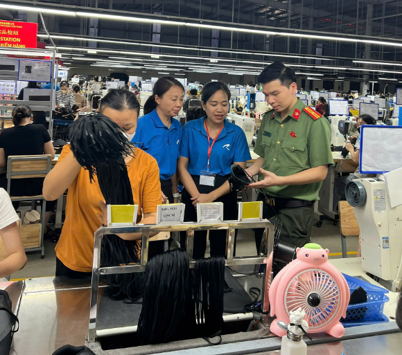 ĐẢNG VIÊN LỰC LƯỢNG AN NINH KINH TẾ CÔNG AN TỈNH TUYÊN QUANG: CẦU NỐI GIỮA ĐẢNG VỚI DOANH NGHIỆP, VUN ĐẮP “THẾ TRẬN LÒNG DÂN” TRÊN MẶT TRẬN AN NINH KINH TẾ