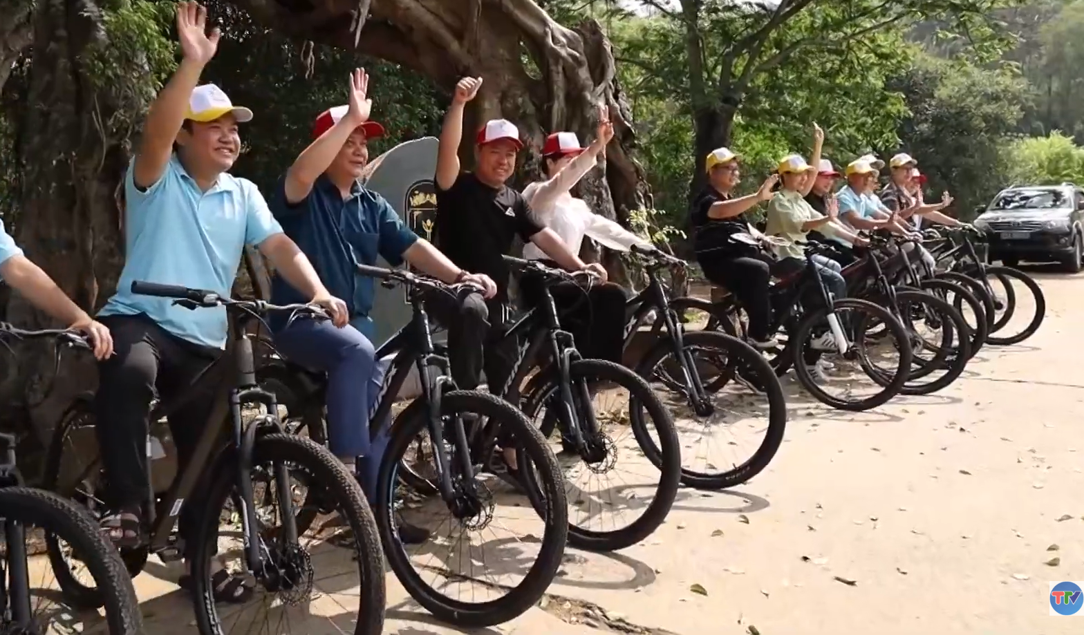 239668f050fb46b5cbab66195ff8eee4