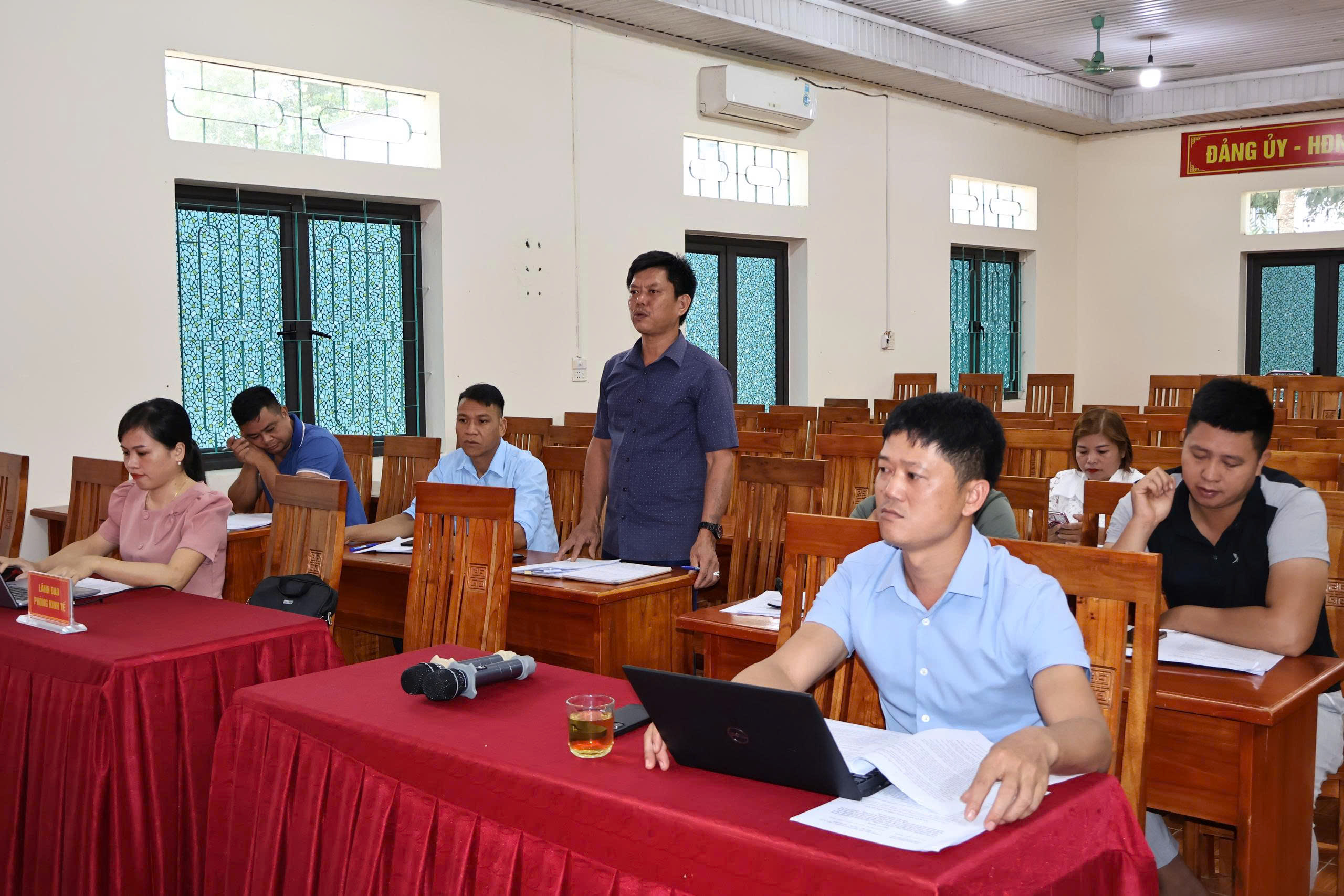 Họp về thu gom r&aacute;c thải 6 th 8 a To&agrave;n.jpg