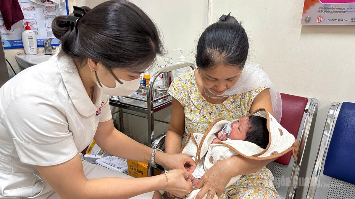 Ngăn chặn dịch bệnh giao mùa
