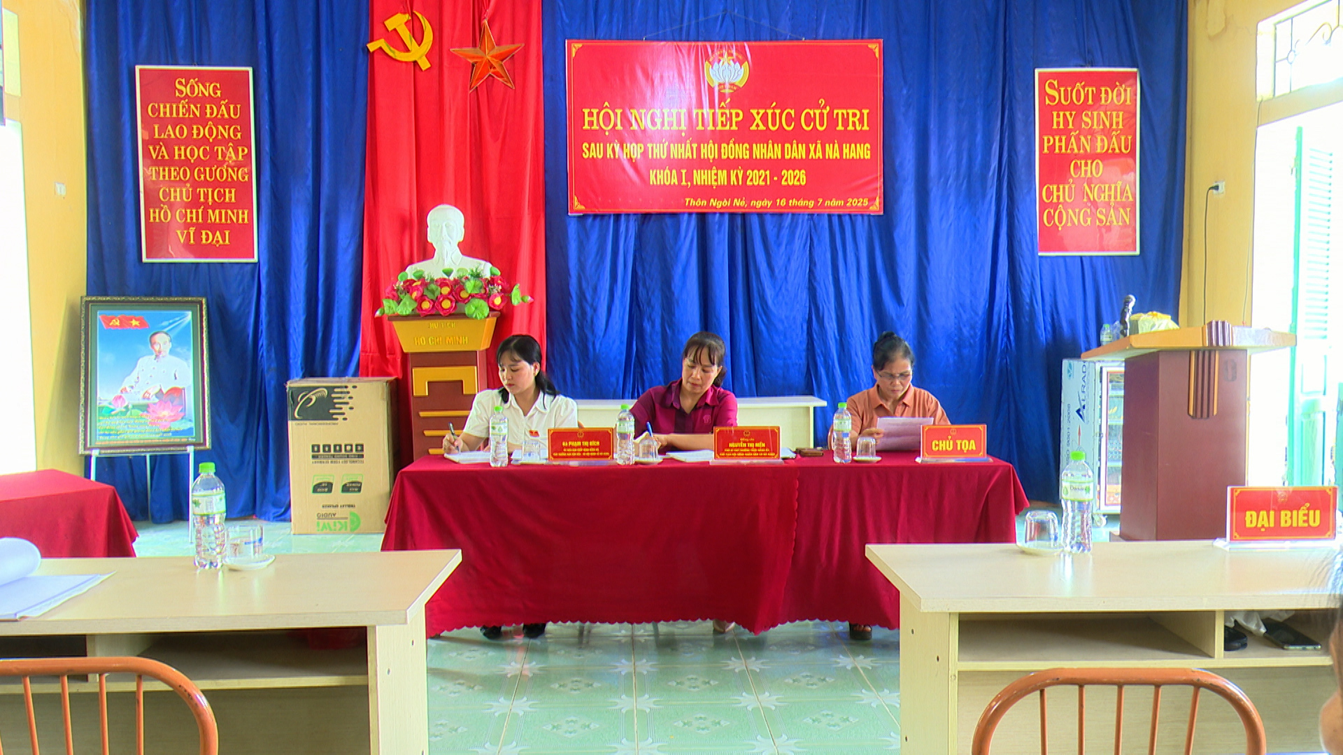 Tổ Đại biểu số 01 HĐND xã Nà Hang tiếp xúc cử tri thôn Ngòi Nẻ sau kỳ họp thứ nhất