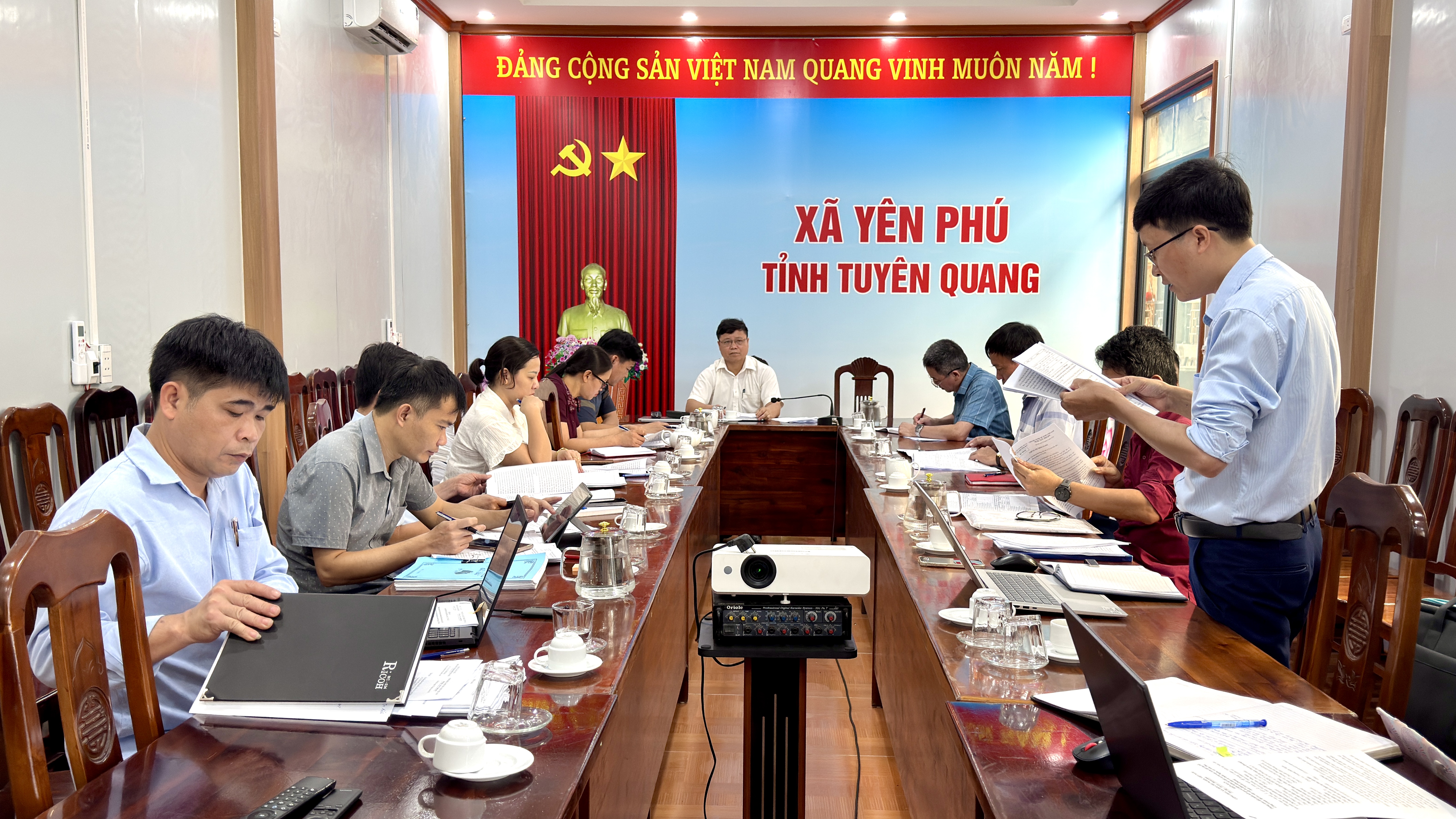 HỘI ĐỒNG THẨM ĐỊNH GIÁ ĐẤT XÃ YÊN PHÚ HỌP, THẨM ĐỊNH VÀ CHO Ý KIẾN VỀ PHƯƠNG ÁN GIÁ ĐẤT CÔNG TRÌNH: BỐ TRÍ, SẮP XẾP ỔN ĐỊNH KHU DÂN CƯ THÔN NGÕA, XÃ YÊN PHÚ, TỈNH TUYÊN QUANG