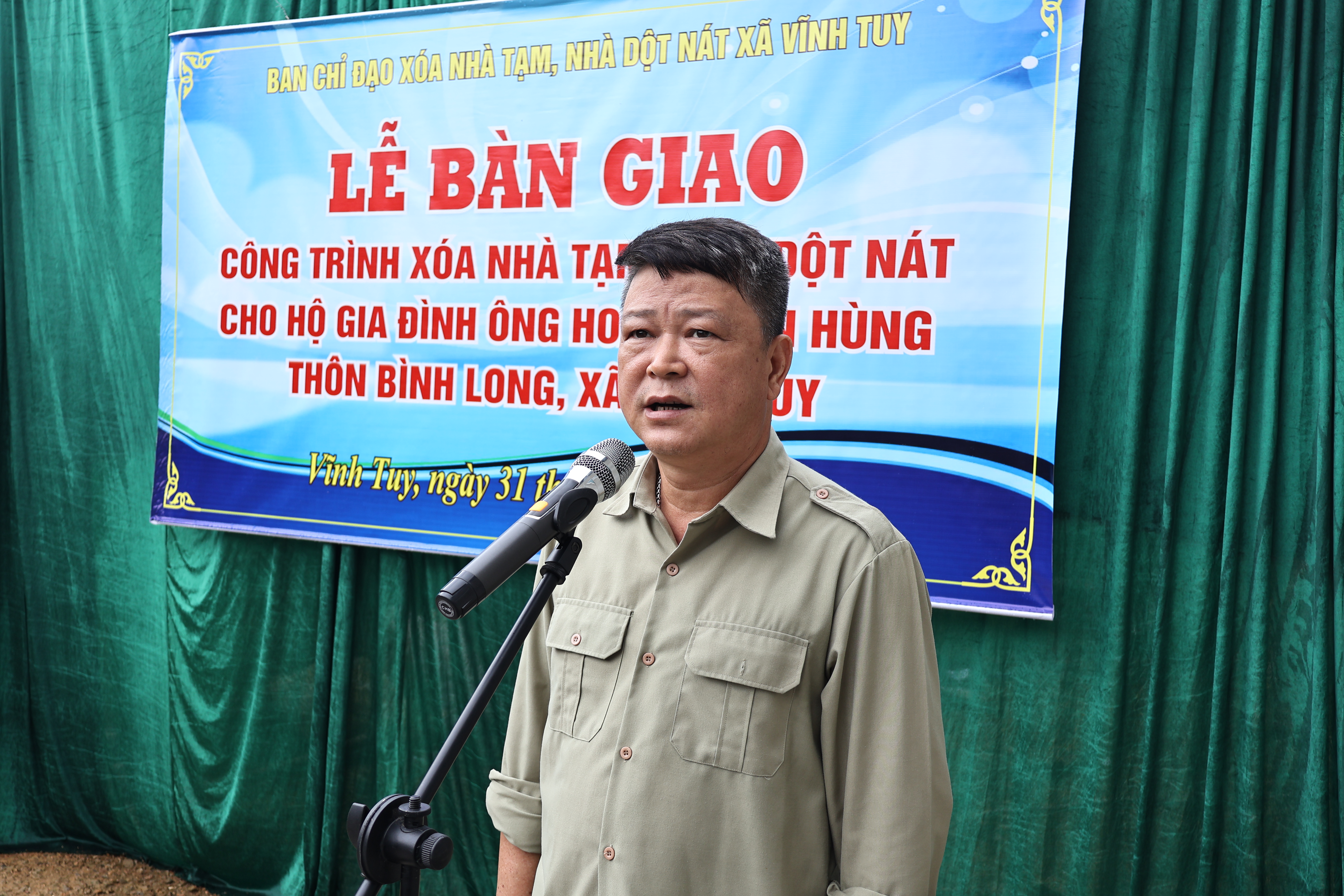 B&agrave;n giao nh&agrave; tạm th B Long sang 31 th 7 2.JPG