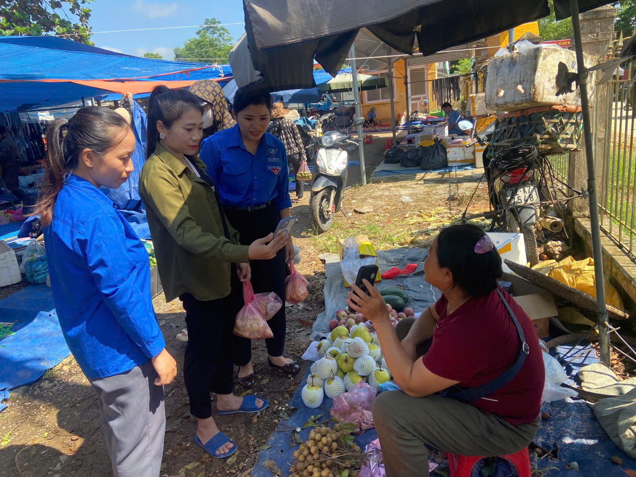 TỔ CÔNG NGHỆ SỐ CỘNG ĐỒNG XÃ HÙNG ĐỨC HƯỞNG ỨNG NGÀY CHUYỂN ĐỔI SỐ QUỐC GIA NĂM 2025