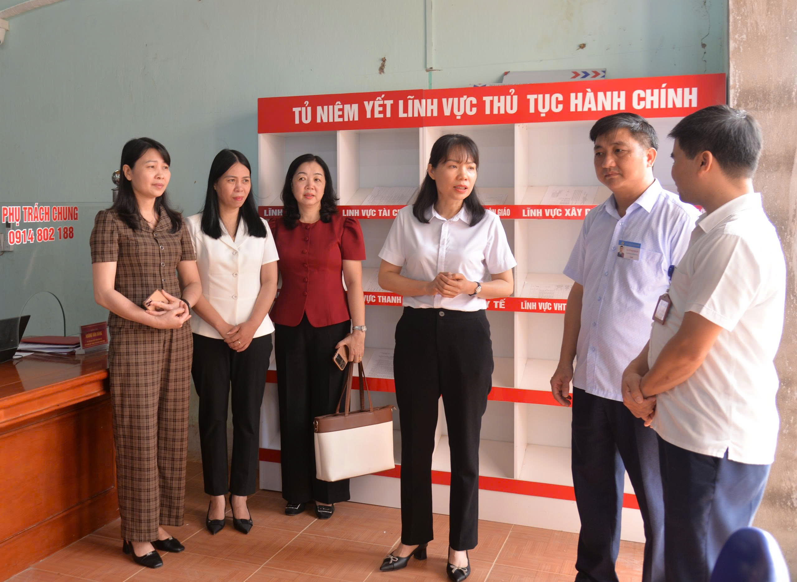 Đoàn công tác số 10  của Ban Thường vụ Tỉnh uỷ  làm với với Đảng uỷ xã Liên Hiệp