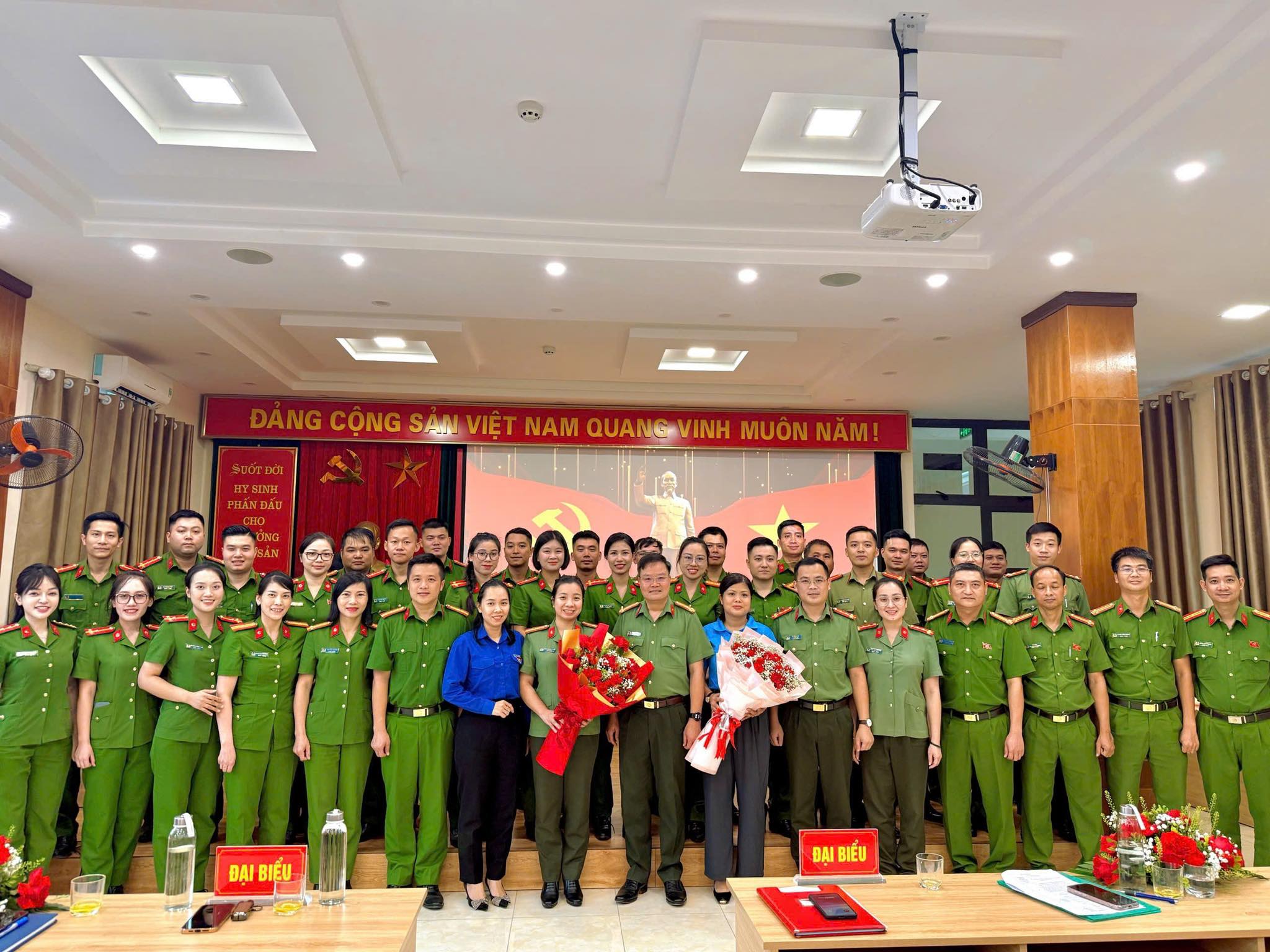 RA MẮT CHI HỘI PHỤ NỮ VÀ CHI ĐOÀN THANH NIÊN CÔNG AN PHƯỜNG AN TƯỜNG