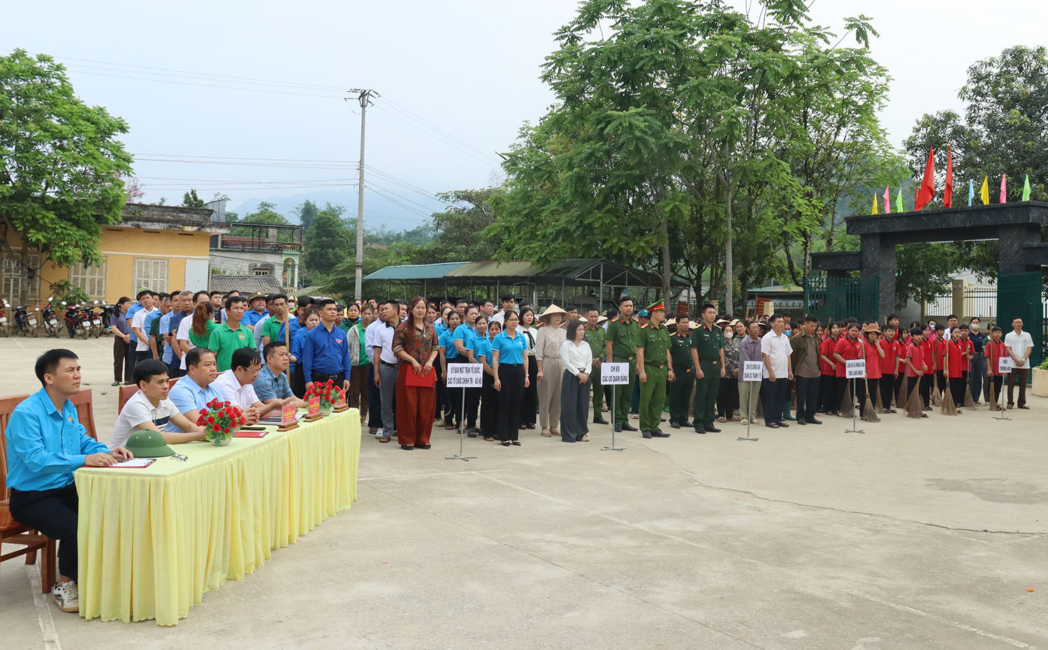XÃ LỰC HÀNH TỔ CHỨC LỄ PHÁT ĐỘNG PHONG TRÀO TOÀN DÂN THAM GIA BẢO VỆ MÔI TRƯỜNG