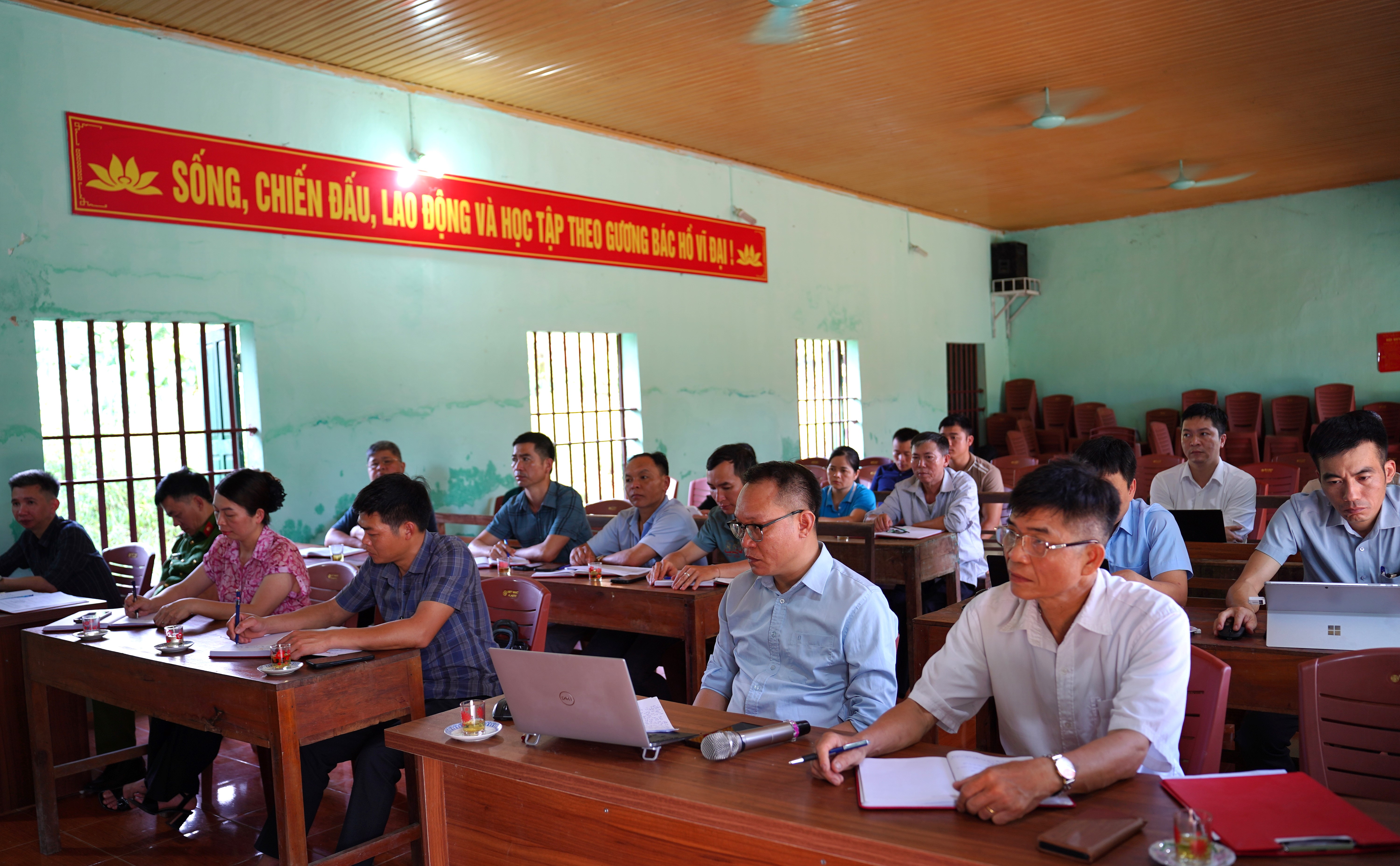 N&agrave; diềm 10.JPG