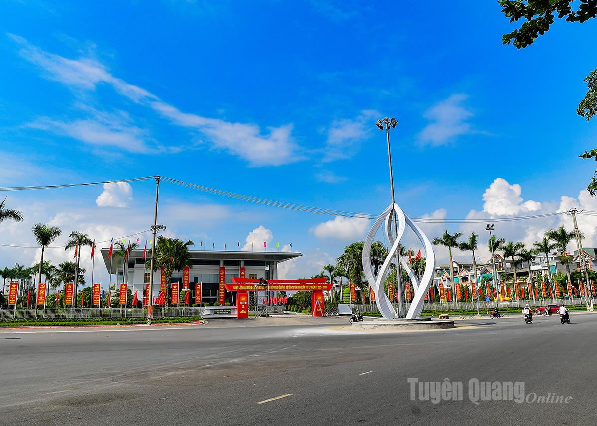 Rực rỡ cờ hoa chào đón Đại hội