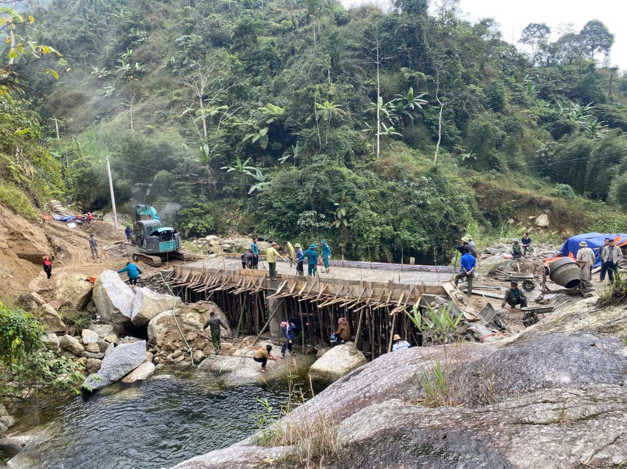 CÔNG AN XÃ QUẢNG NGUYÊN HƯỞNG ỨNG PHONG TRÀO THI ĐUA “BA NHẤT” 