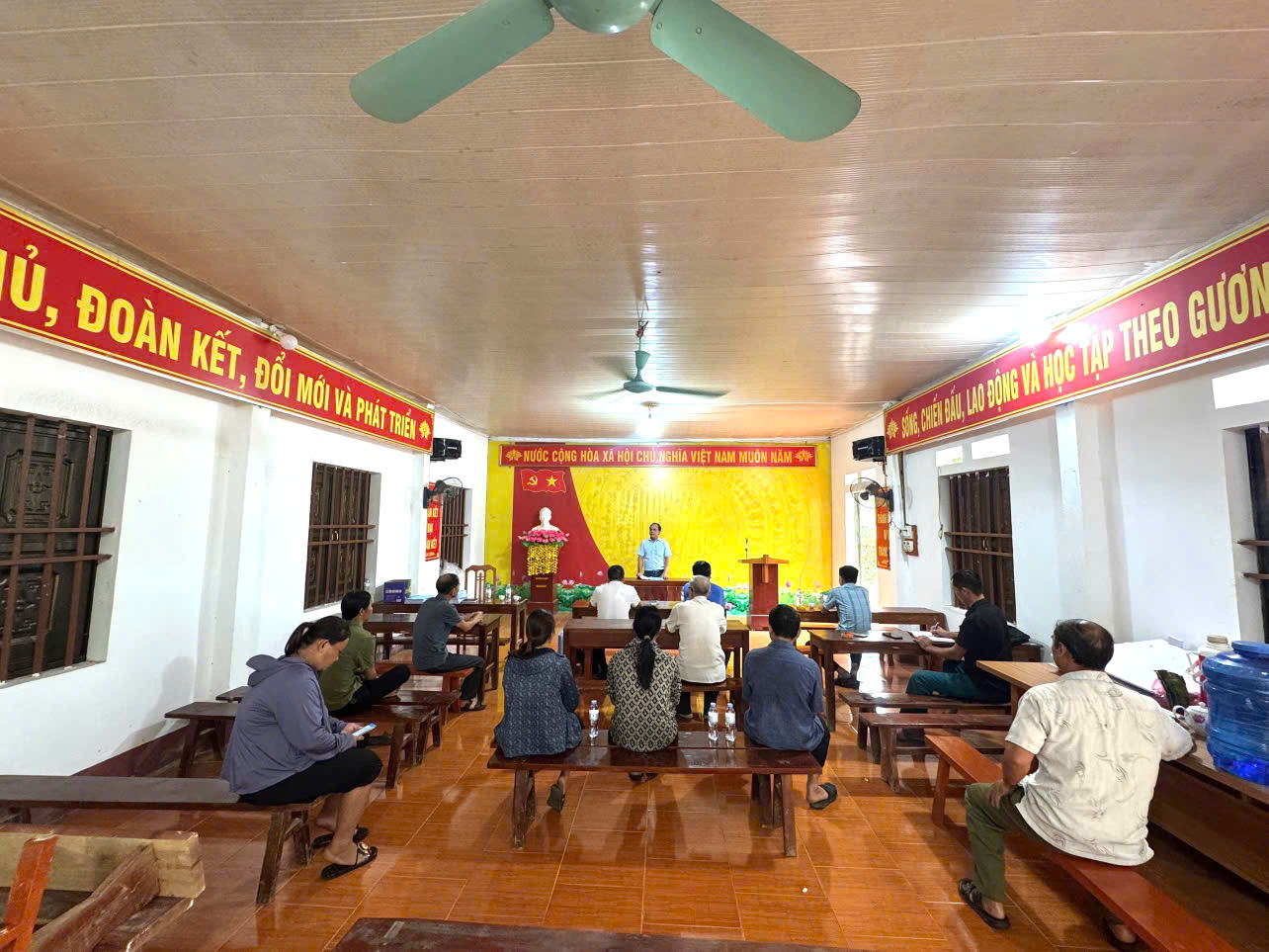 Xã Phú Linh tổ chức niêm yết công khai, lấy ý kiến dự thảo phương án bồi thường, hỗ trợ và tái định cư thực hiện Dự án Thủy điện Sông Lô 2