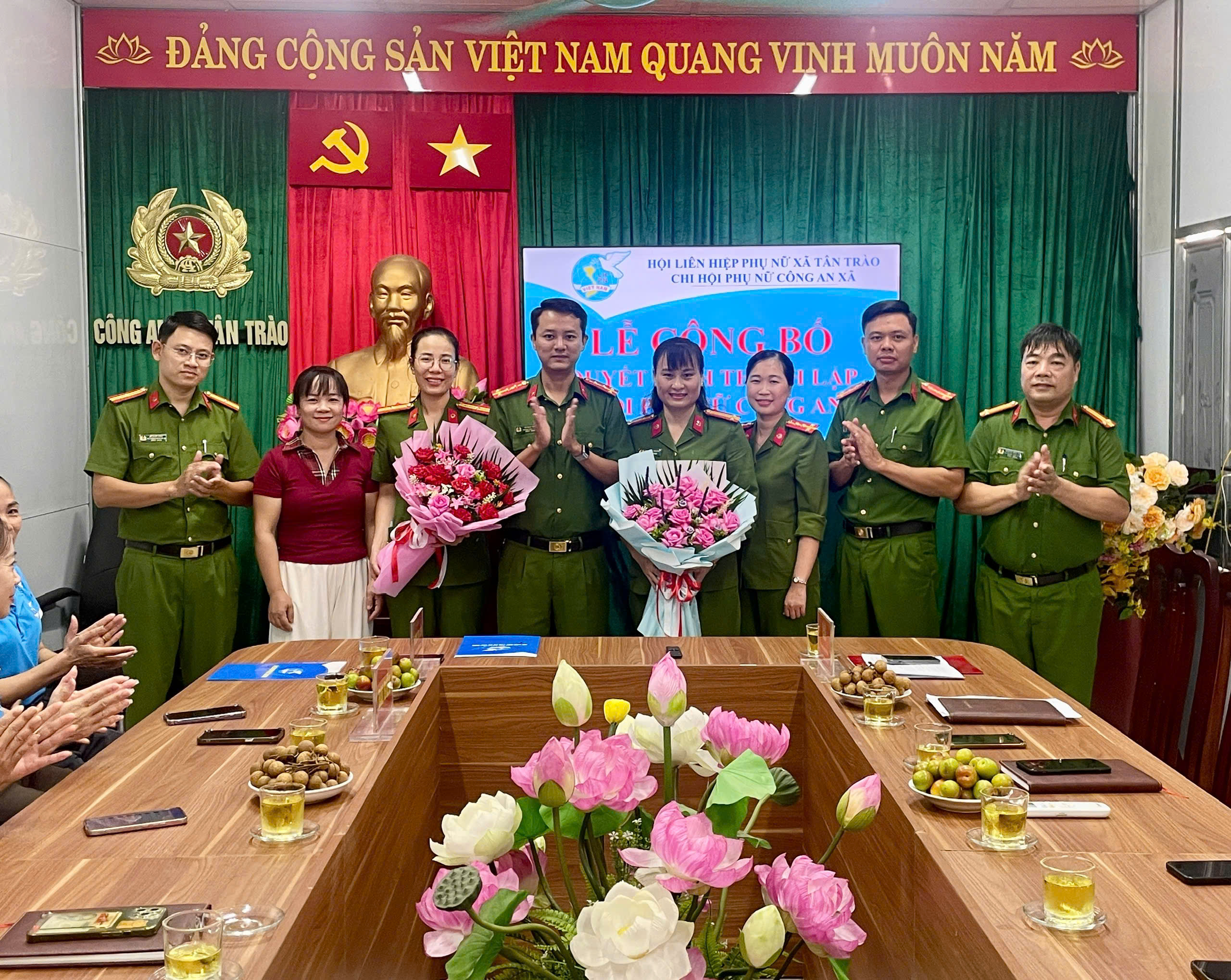 CÔNG BỐ QUYẾT ĐỊNH THÀNH LẬP CHI HỘI PHỤ NỮ CÔNG AN XÃ TÂN TRÀO