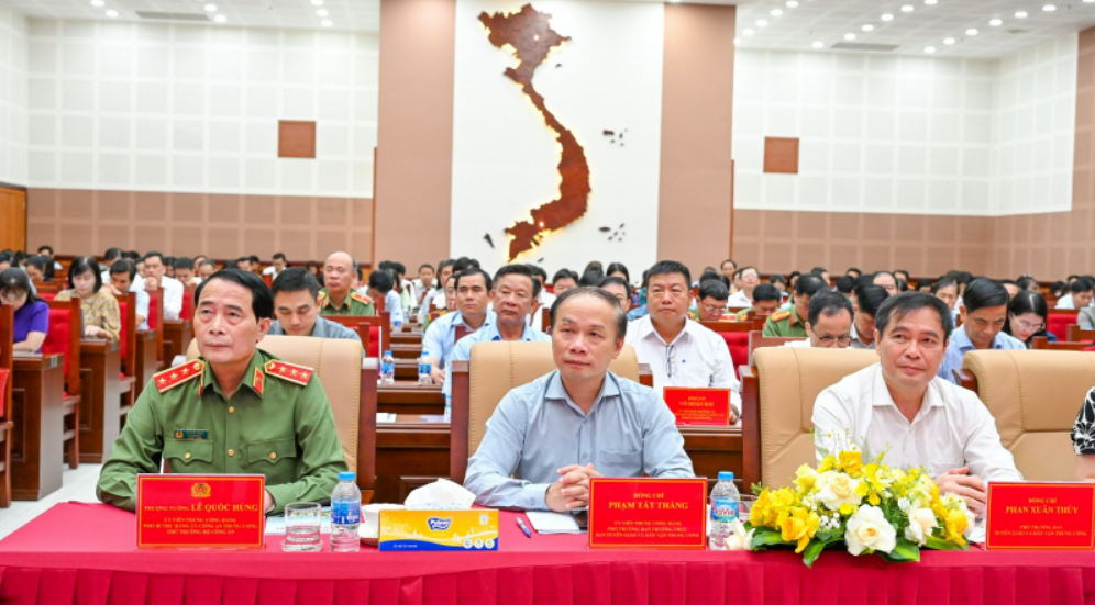 ĐẢNG ỦY CÔNG AN TRUNG ƯƠNG PHỐI HỢP TỔ CHỨC HỘI NGHỊ BÁO CÁO VIÊN TRUNG ƯƠNG THÁNG 4/2026