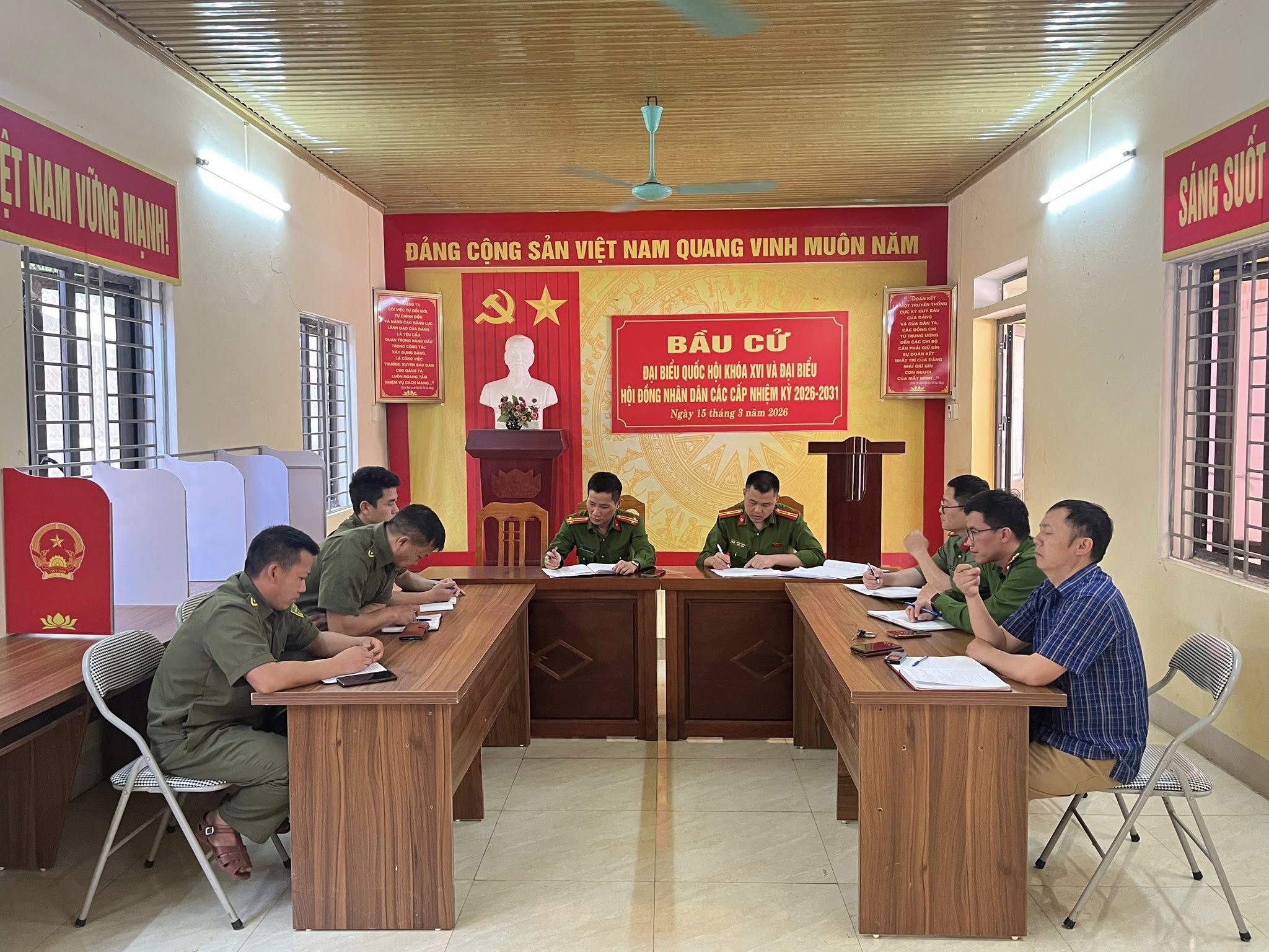 CHỦ ĐỘNG NẮM TÌNH HÌNH CƠ SỞ, BẢO ĐẢM ỔN ĐỊNH ANTT PHỤC VỤ CÔNG TÁC BẦU CỬ