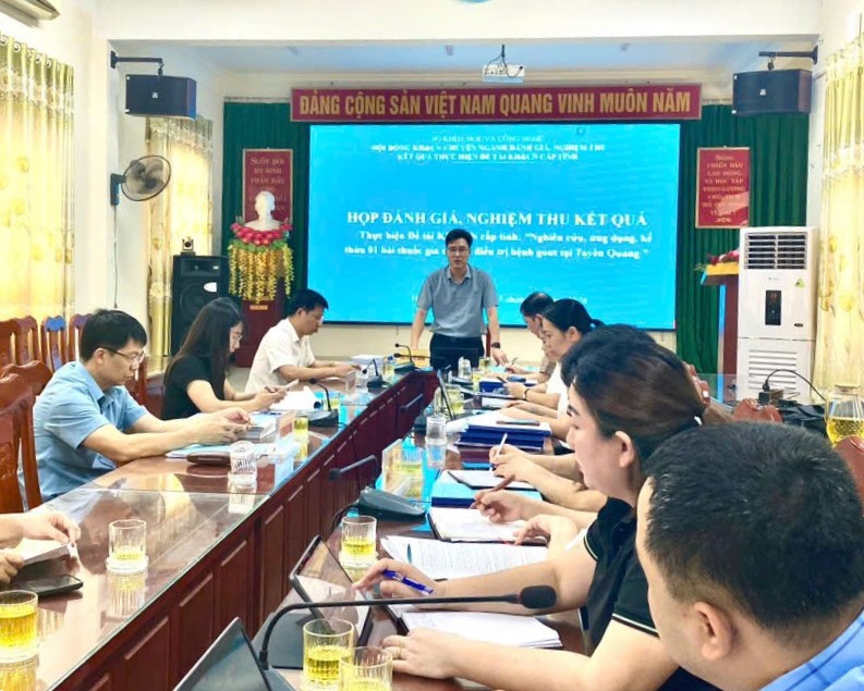 Nghiên cứu chuẩn hóa bài thuốc gout từ 13 vị dược liệu