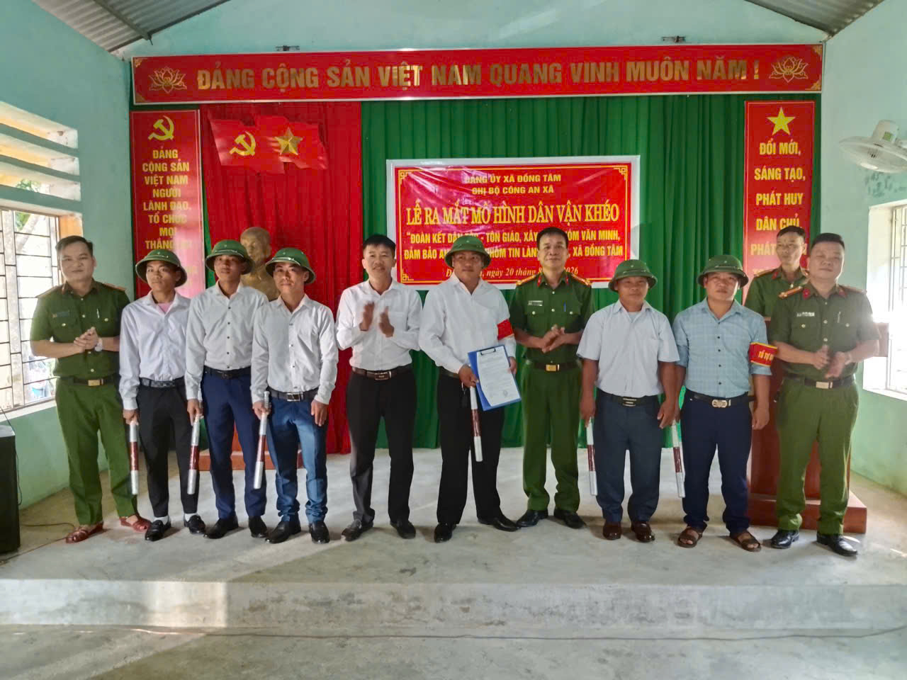 RA MẮT MÔ HÌNH “DÂN VẬN KHÉO”: ĐOÀN KẾT DÂN TỘC - TÔN GIÁO, XÂY DỰNG XÓM VĂN MINH, ĐẢM BẢO ANTT