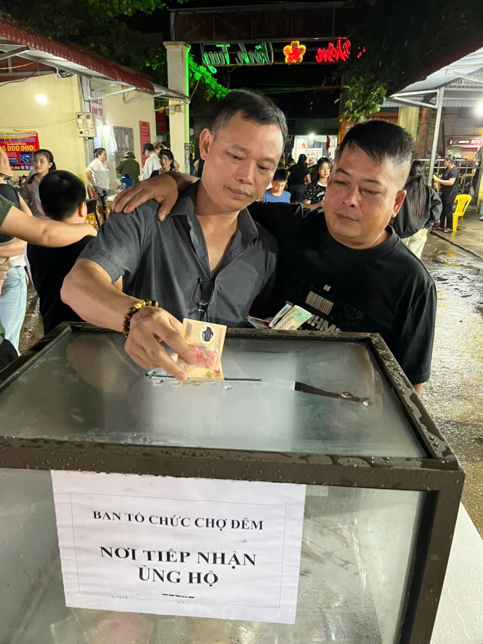 Chợ đ&ecirc;m ck c ld.jpg