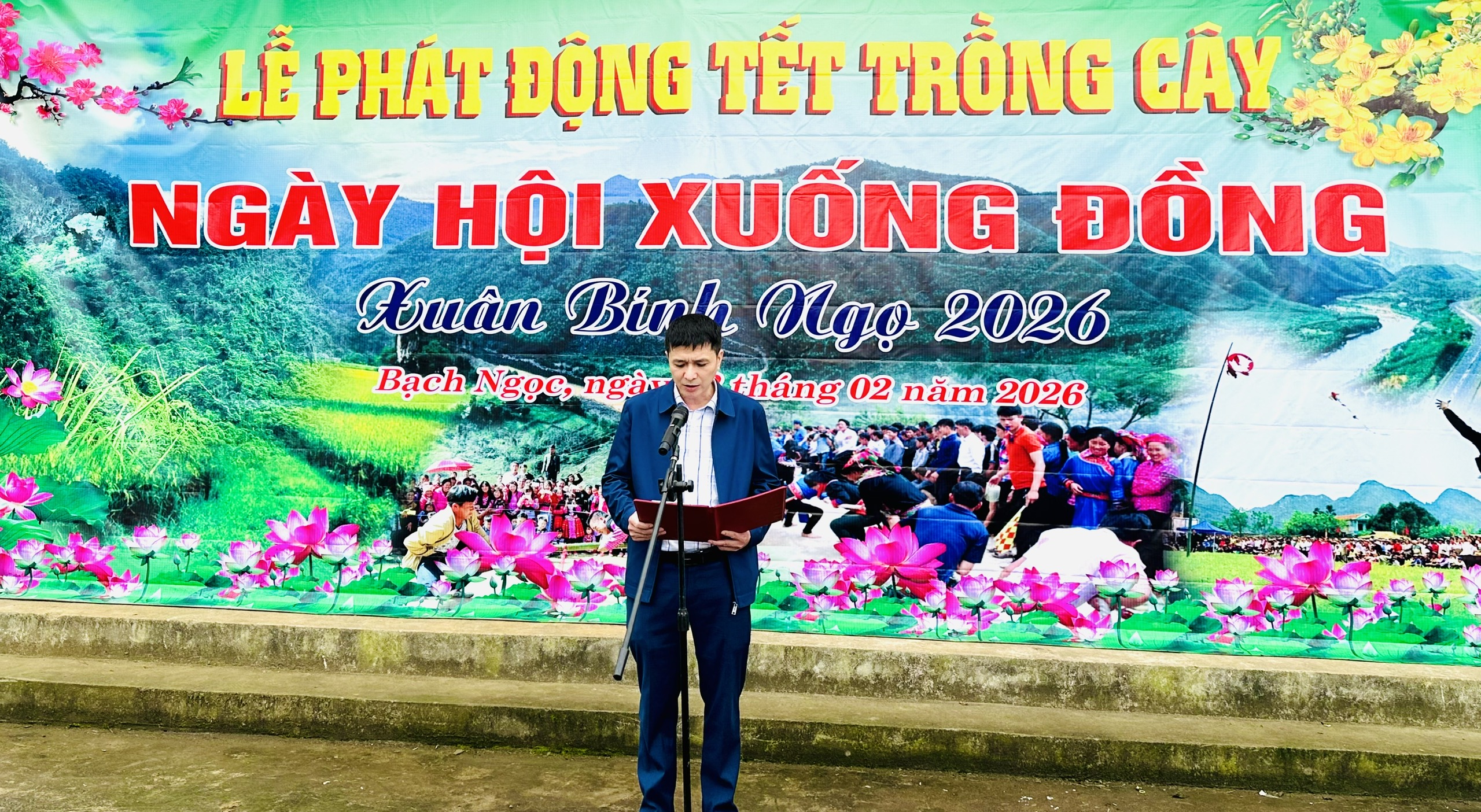 Xã Bạch Ngọc phát động tết trồng cây và lễ hội xuống đồng