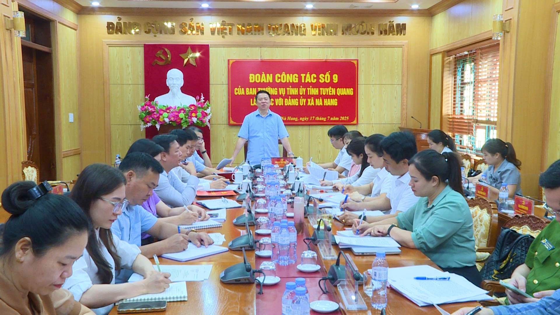 Đoàn công tác số 09 của BTV Tỉnh ủy làm việc với Đảng ủy xã Nà Hang